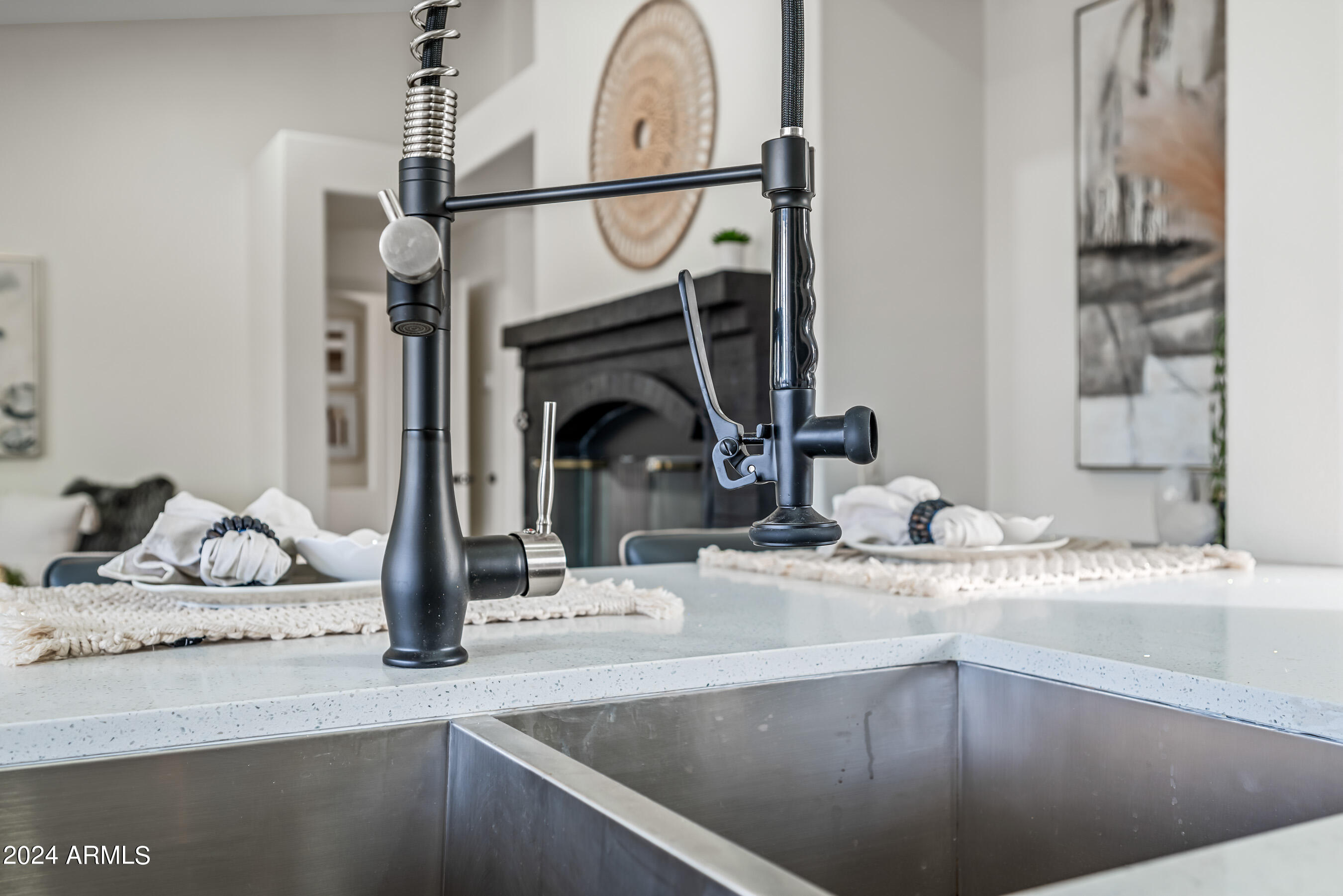 844 W BEECHNUT Drive