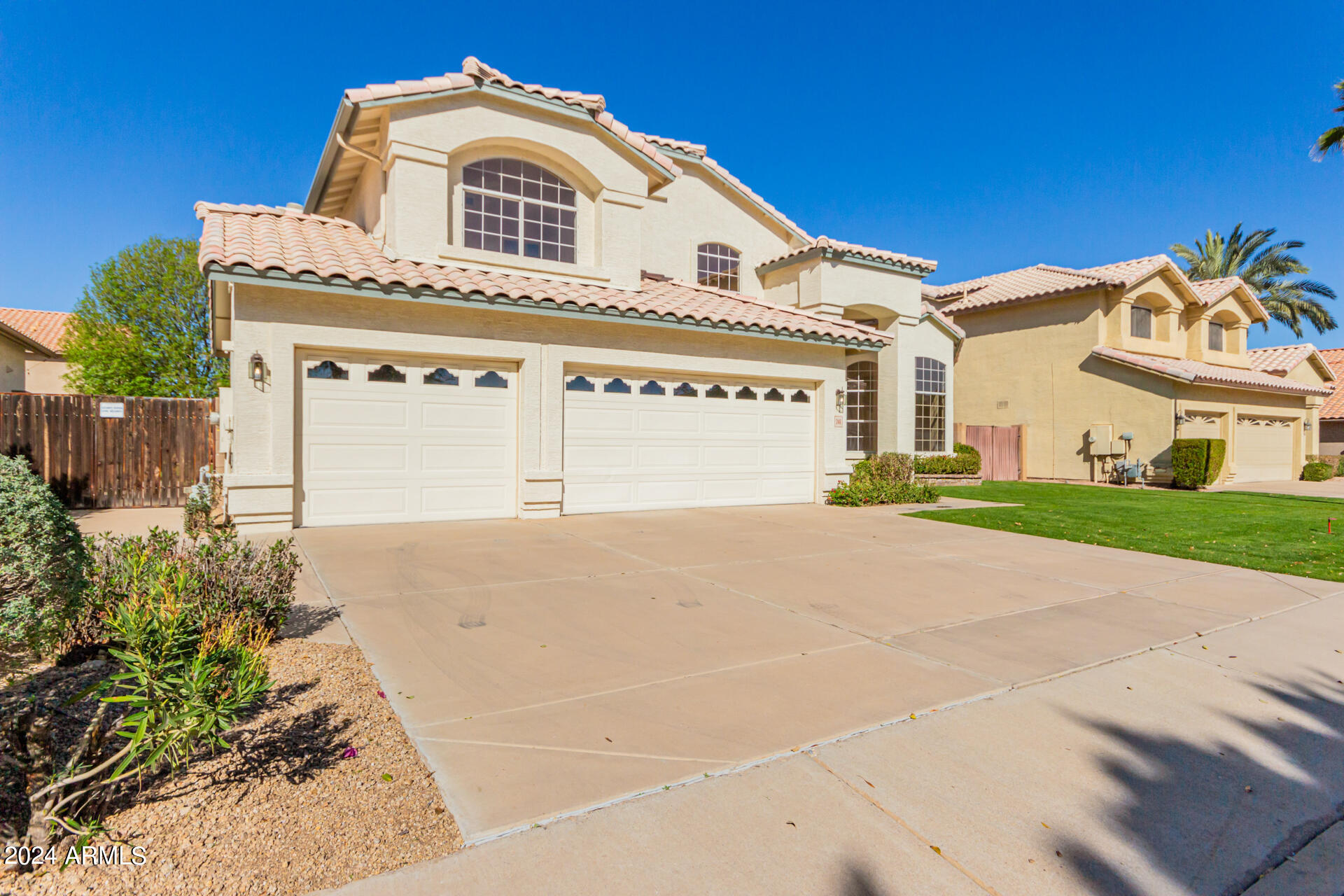 246 S COBBLESTONE Drive