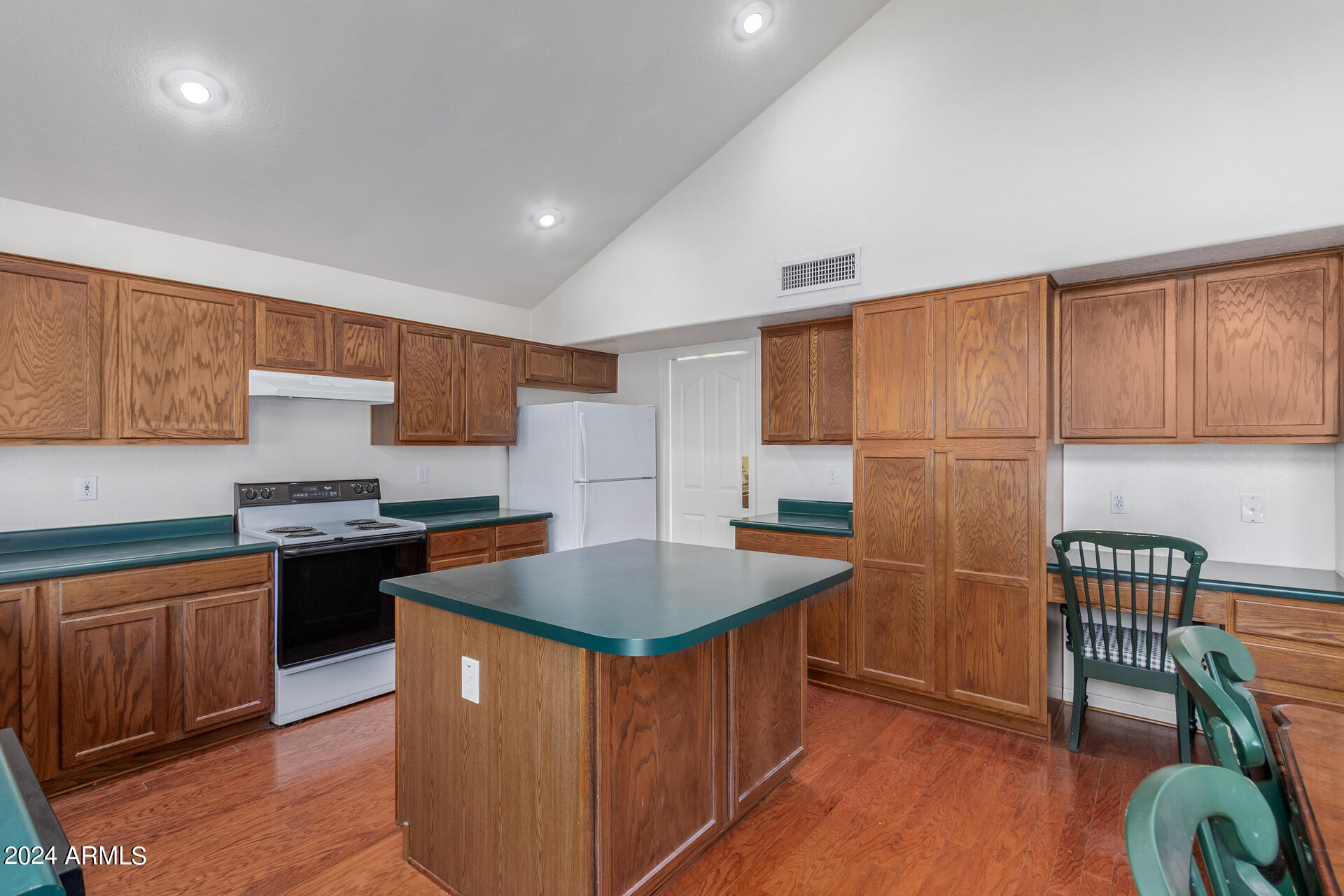 246 S COBBLESTONE Drive