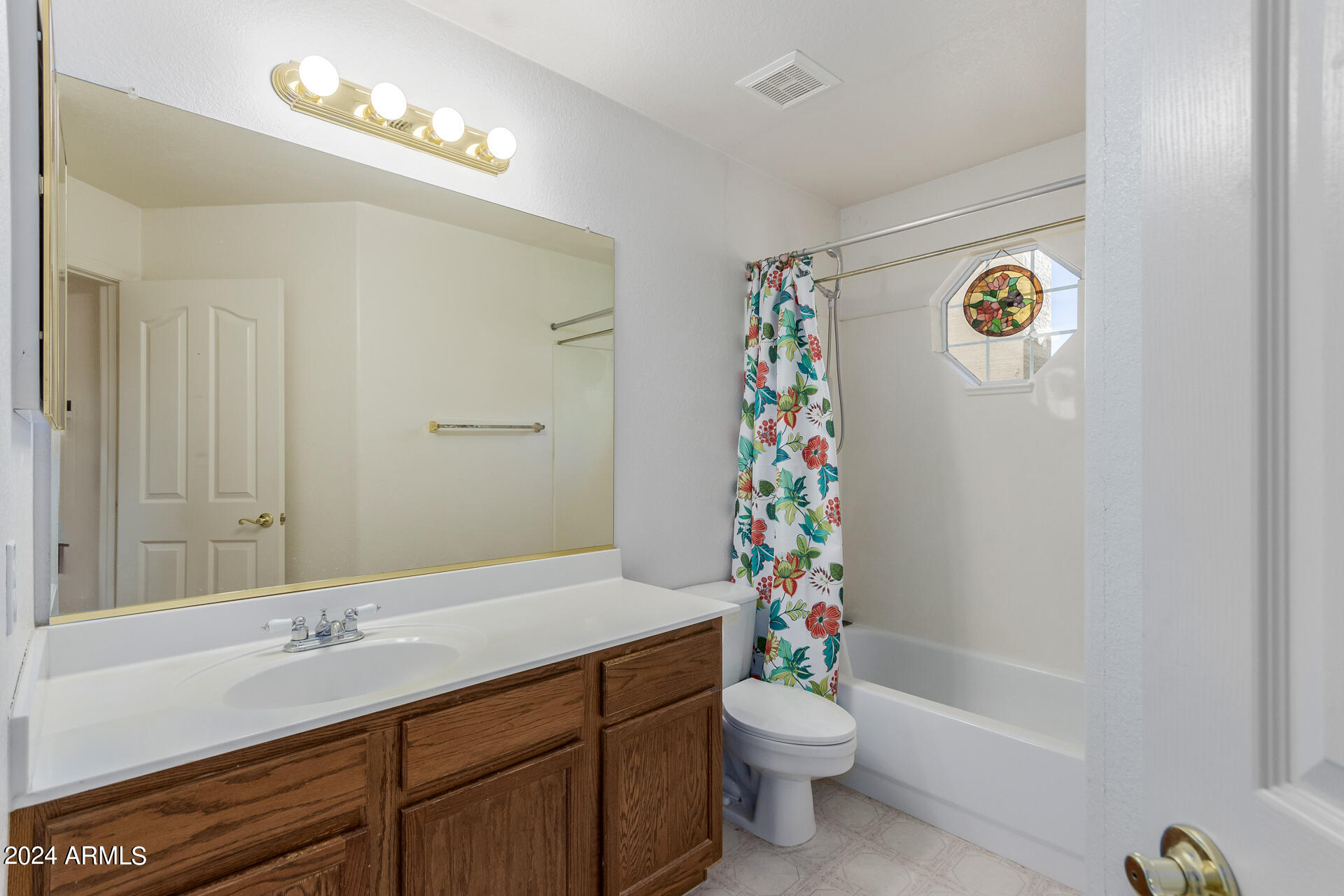 246 S COBBLESTONE Drive