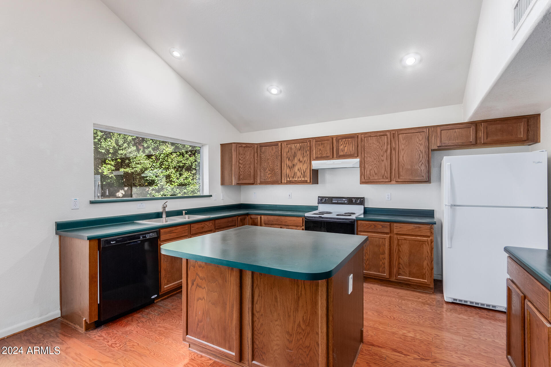 246 S COBBLESTONE Drive