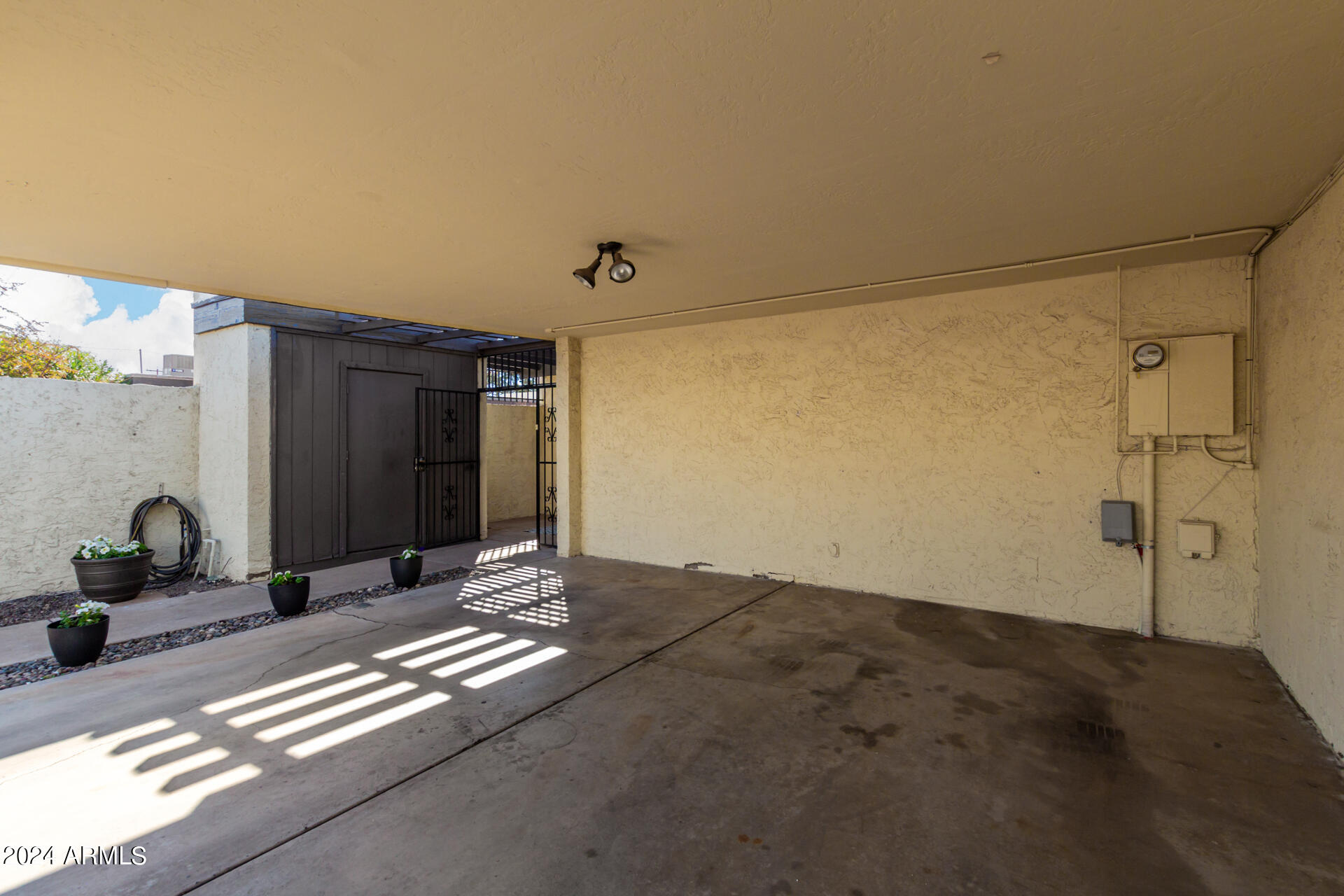 4925 E Windsor Avenue