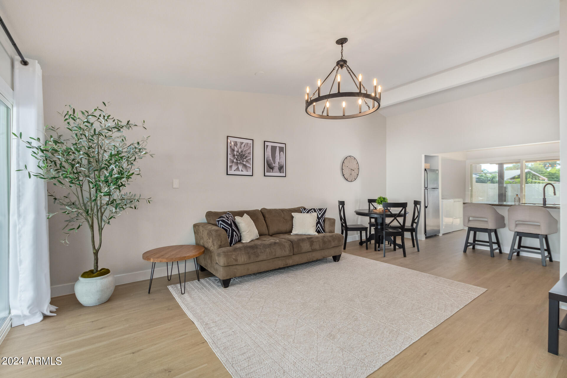 4925 E Windsor Avenue