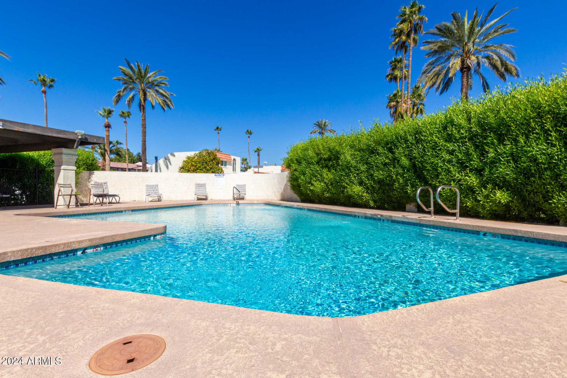 4925 E Windsor Avenue