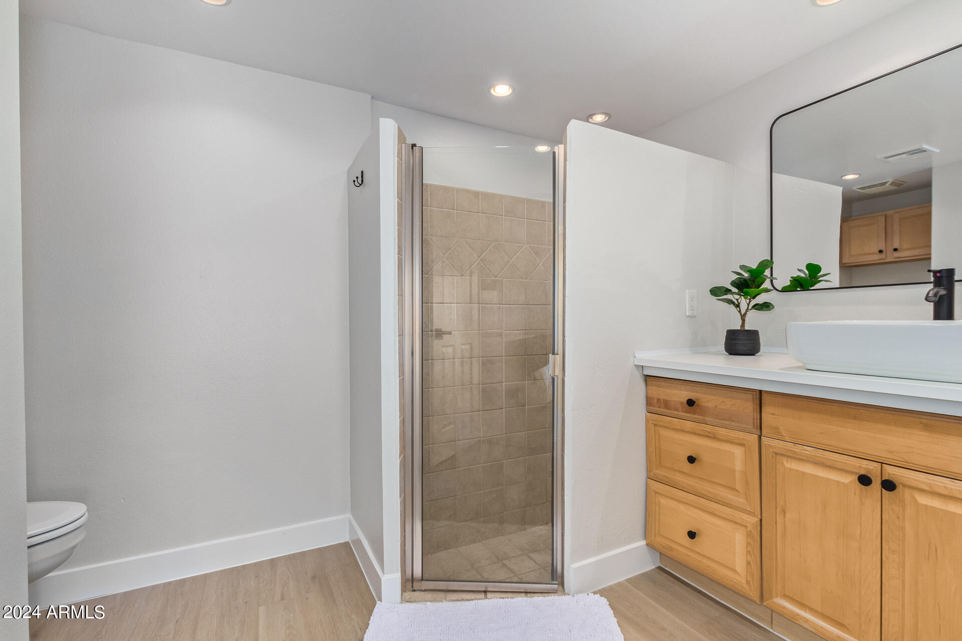 4925 E Windsor Avenue