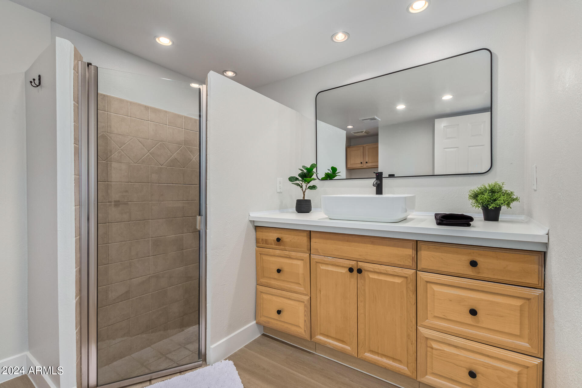 4925 E Windsor Avenue