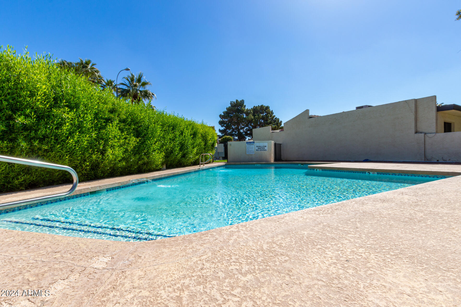 4925 E Windsor Avenue