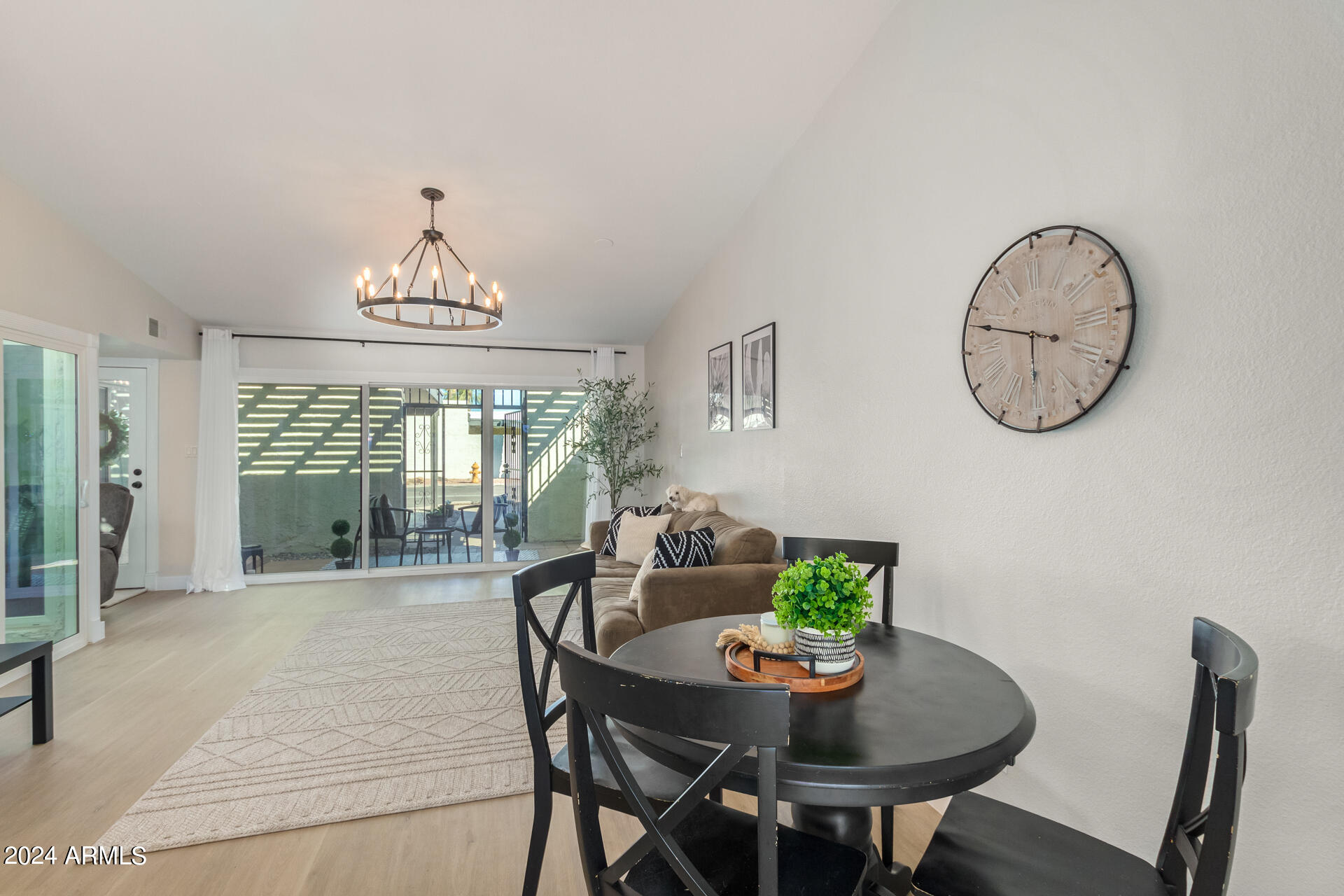 4925 E Windsor Avenue