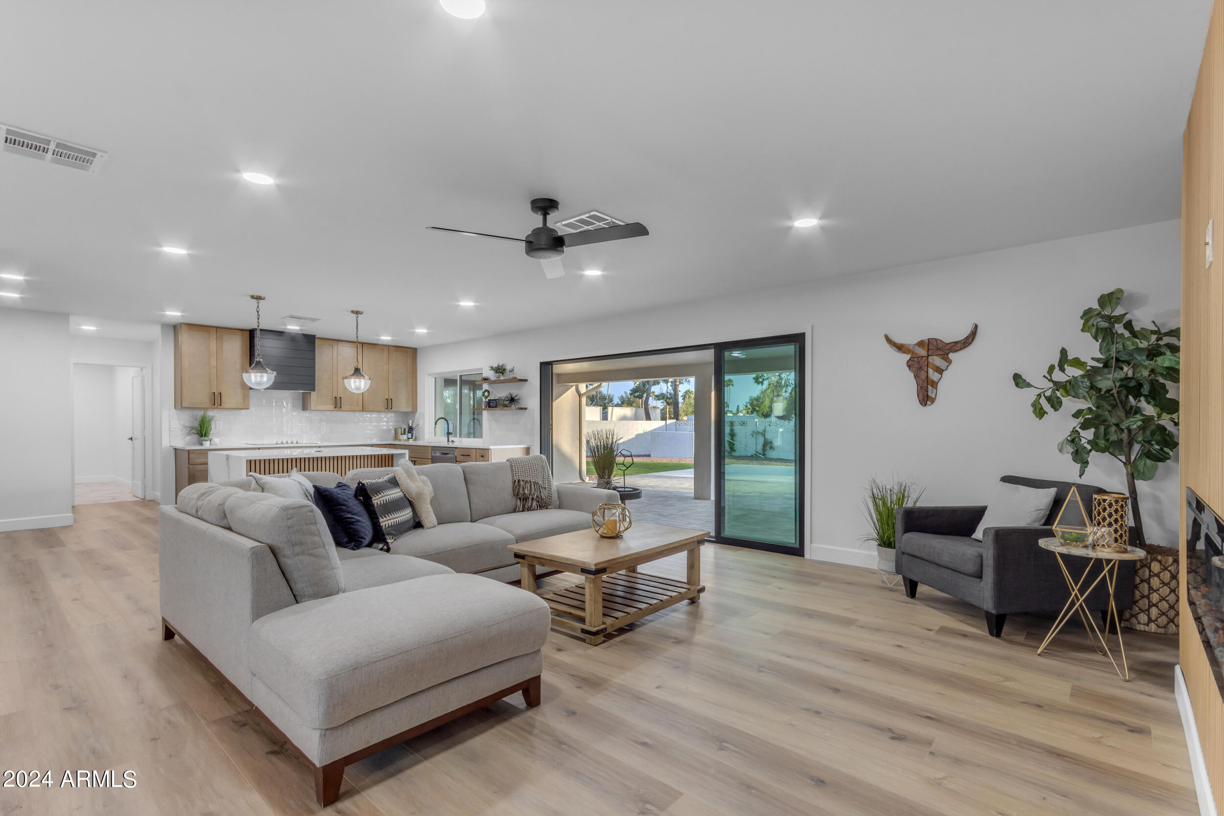 5317 E HILLERY Drive