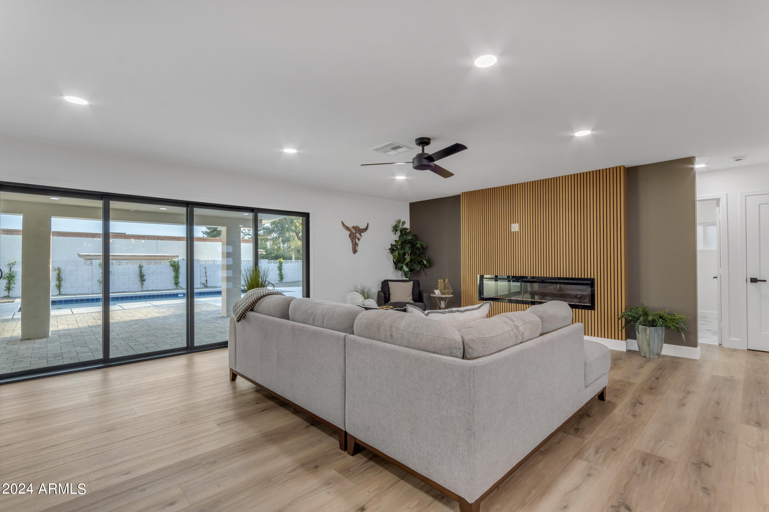 5317 E HILLERY Drive