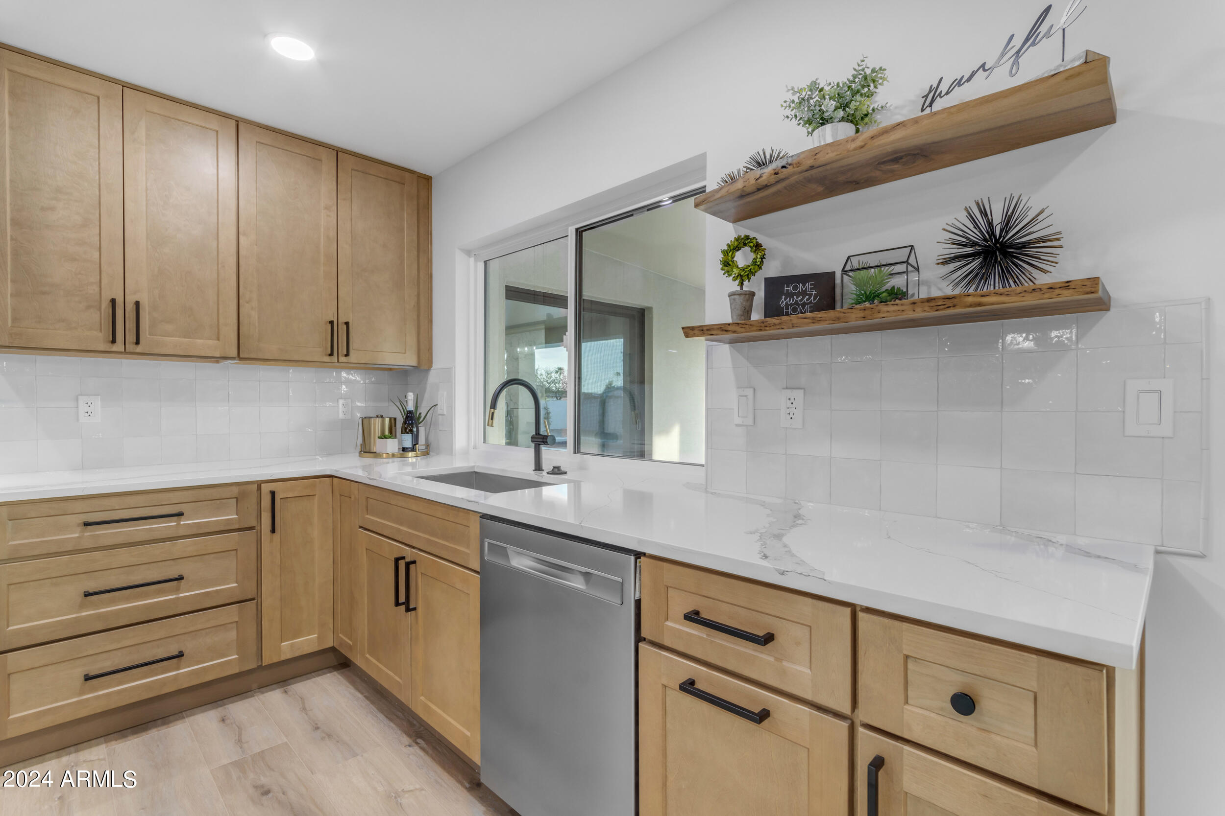 5317 E HILLERY Drive