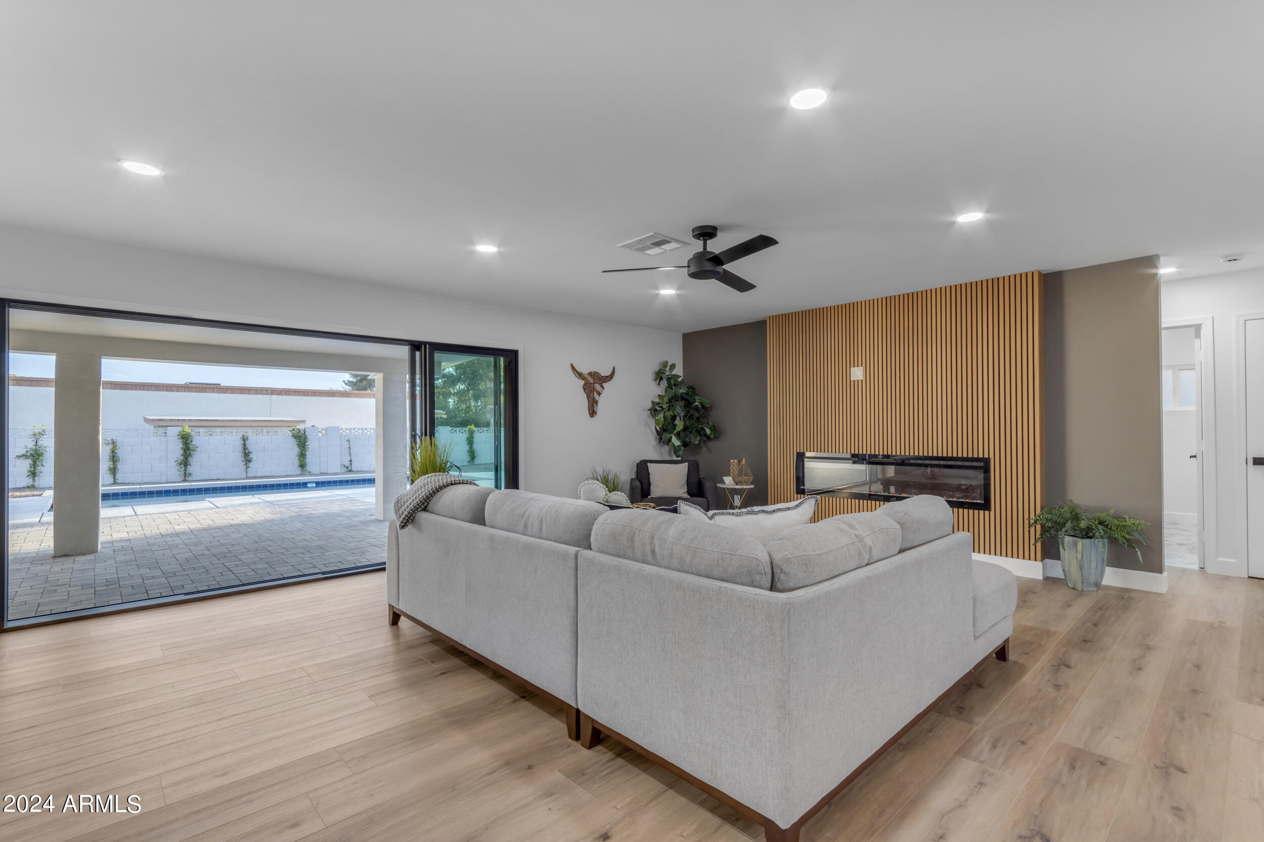 5317 E HILLERY Drive