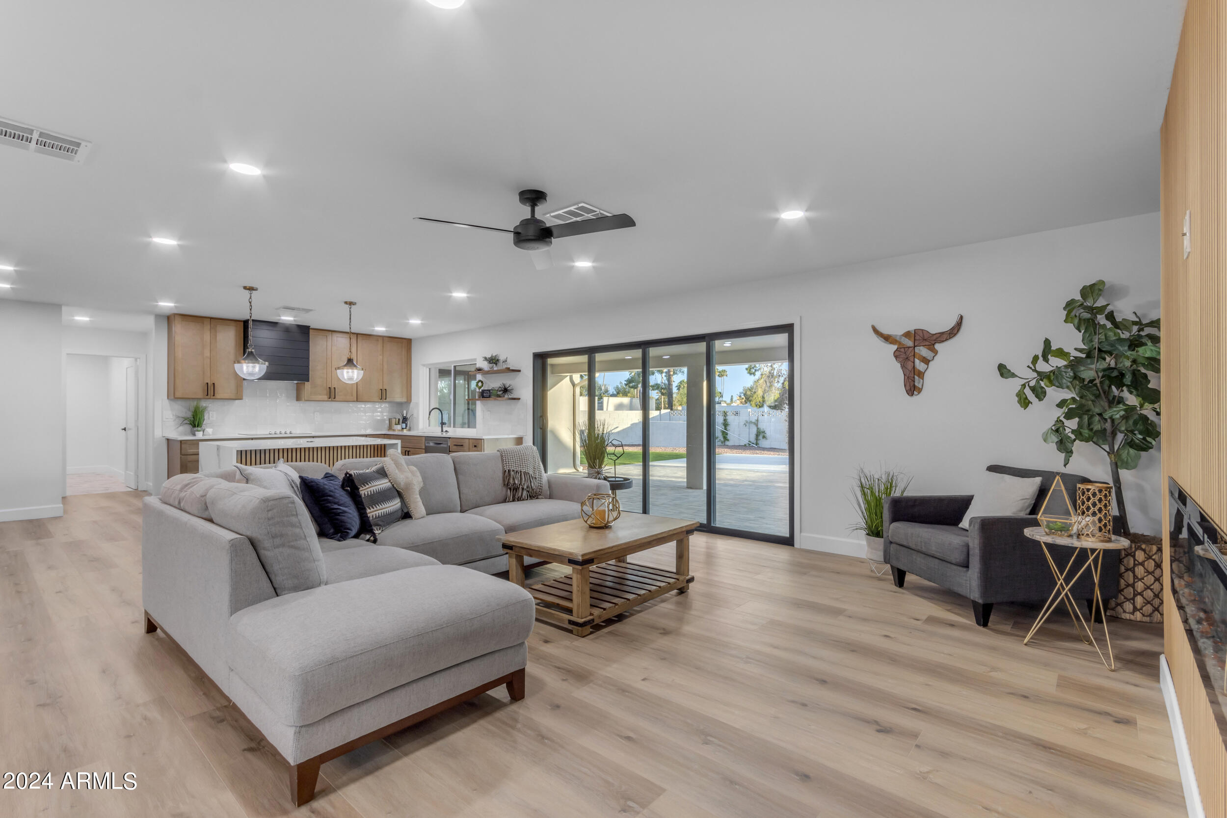 5317 E HILLERY Drive