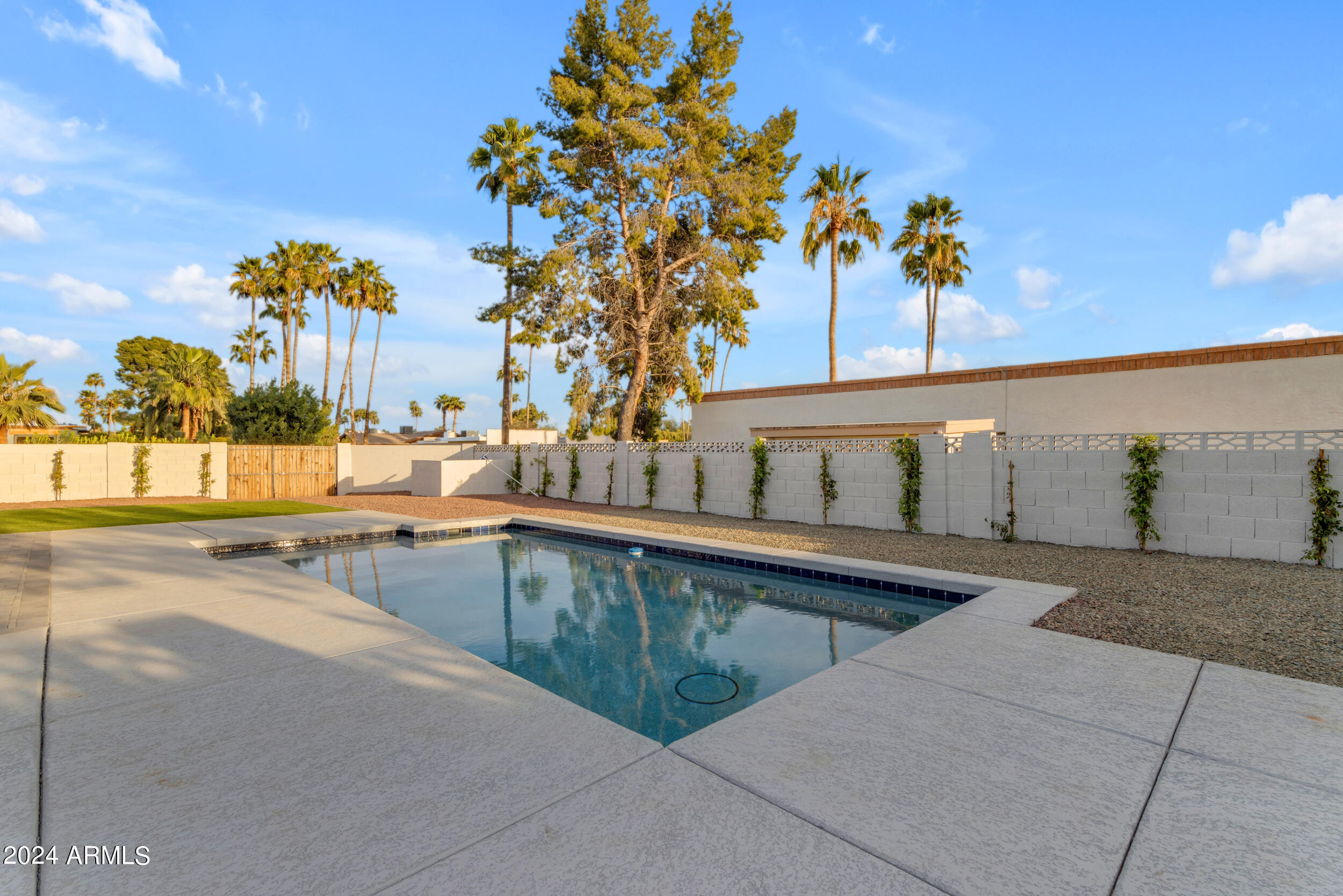 5317 E HILLERY Drive