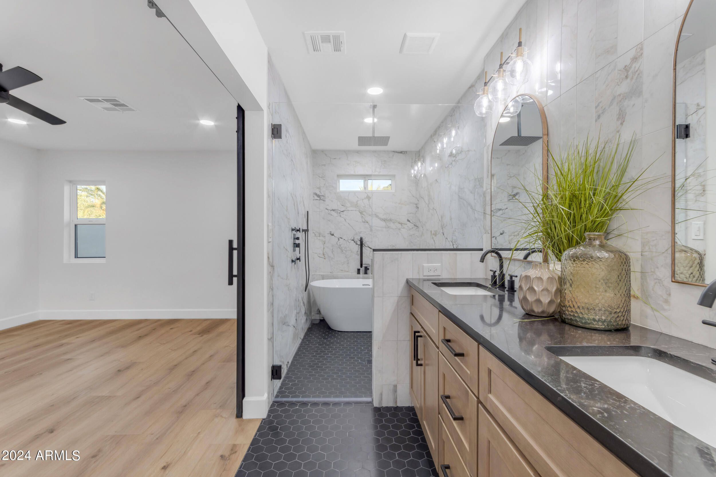 5317 E HILLERY Drive