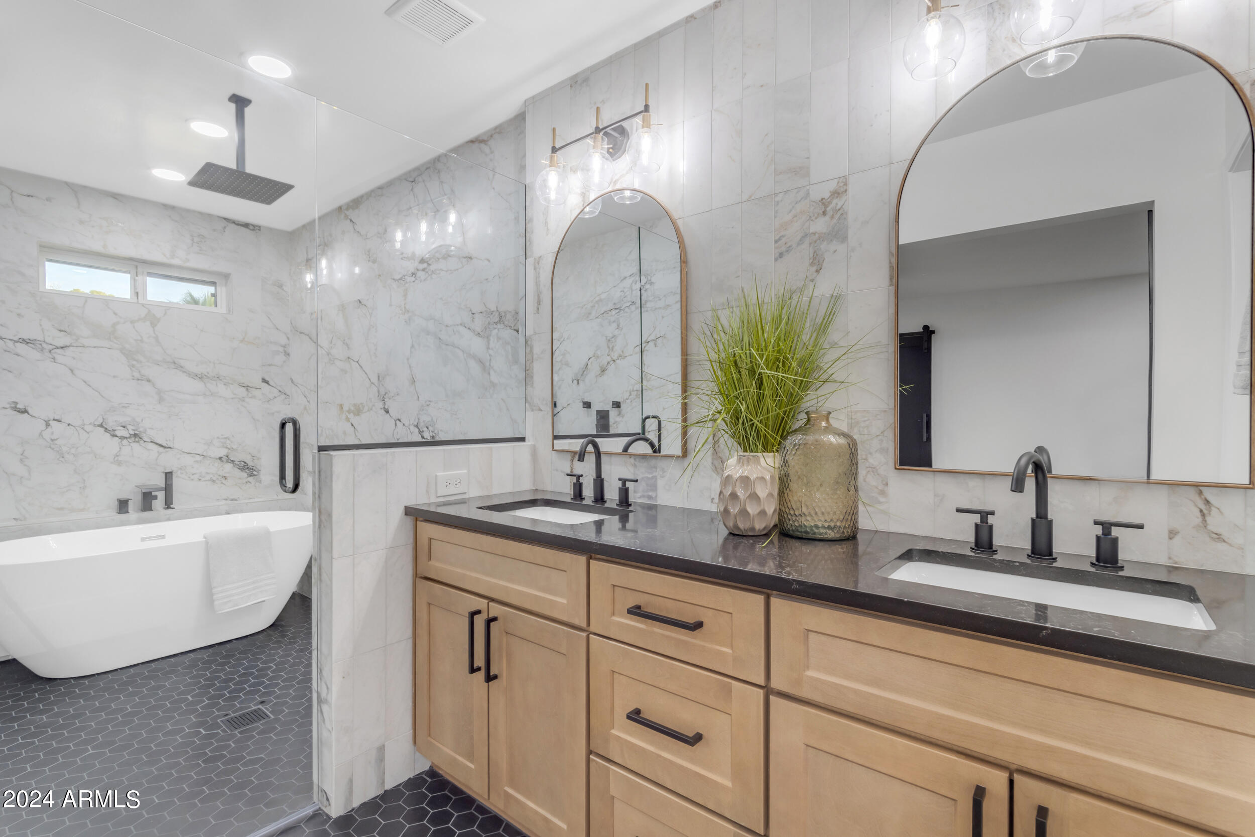 5317 E HILLERY Drive