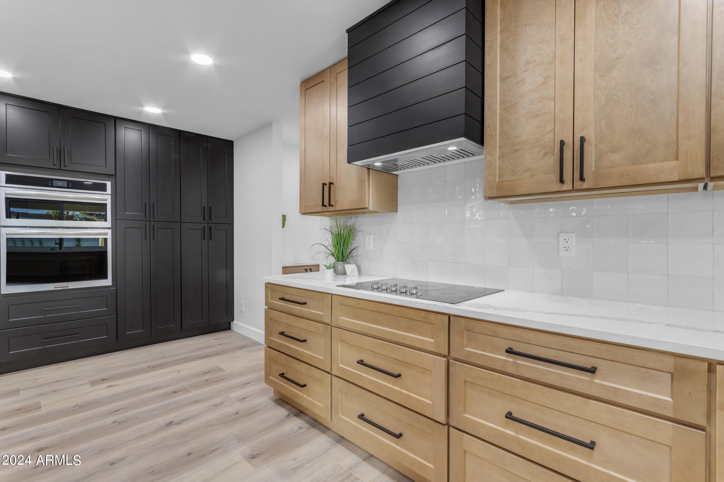 5317 E HILLERY Drive