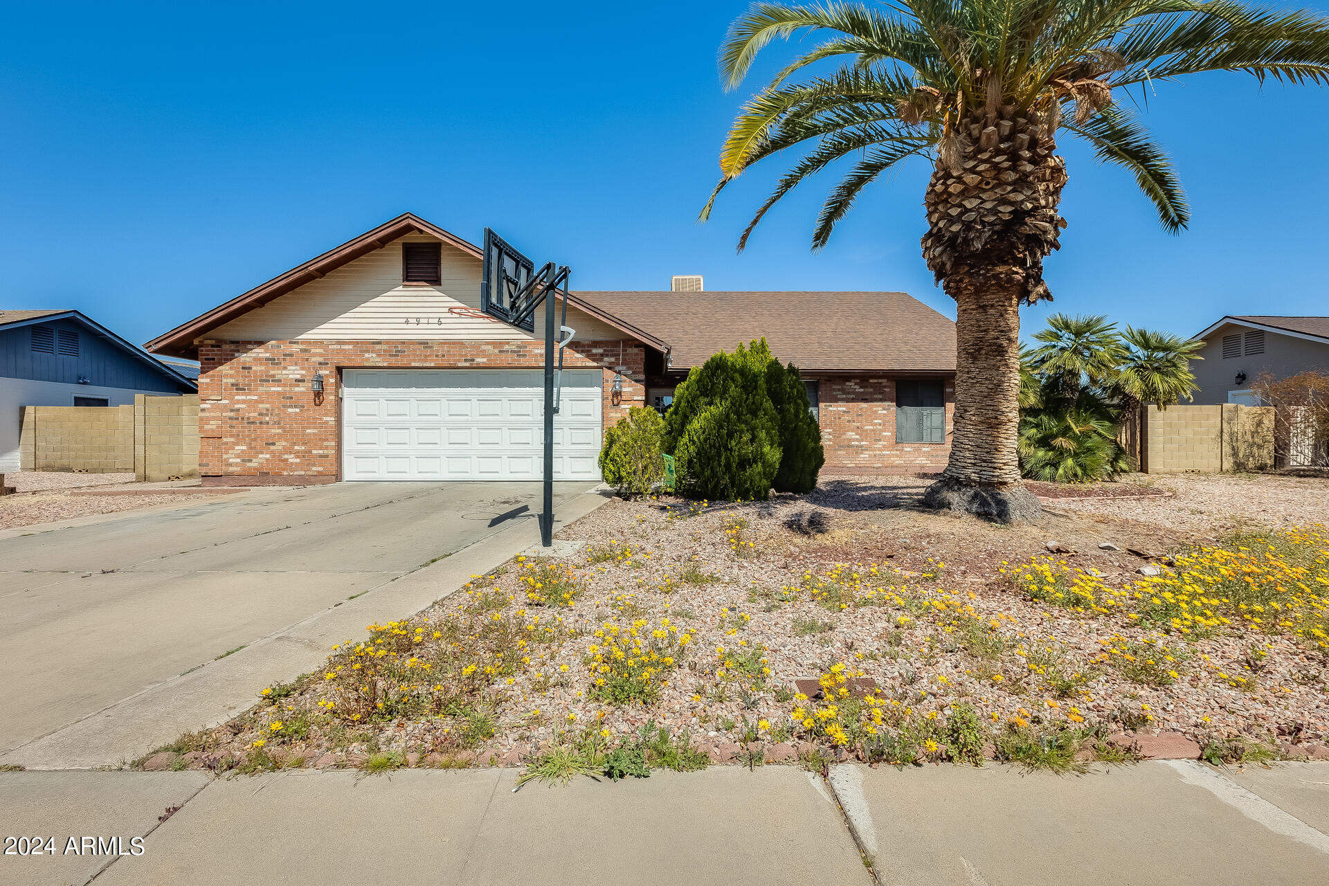 4916 E FOUNTAIN Street