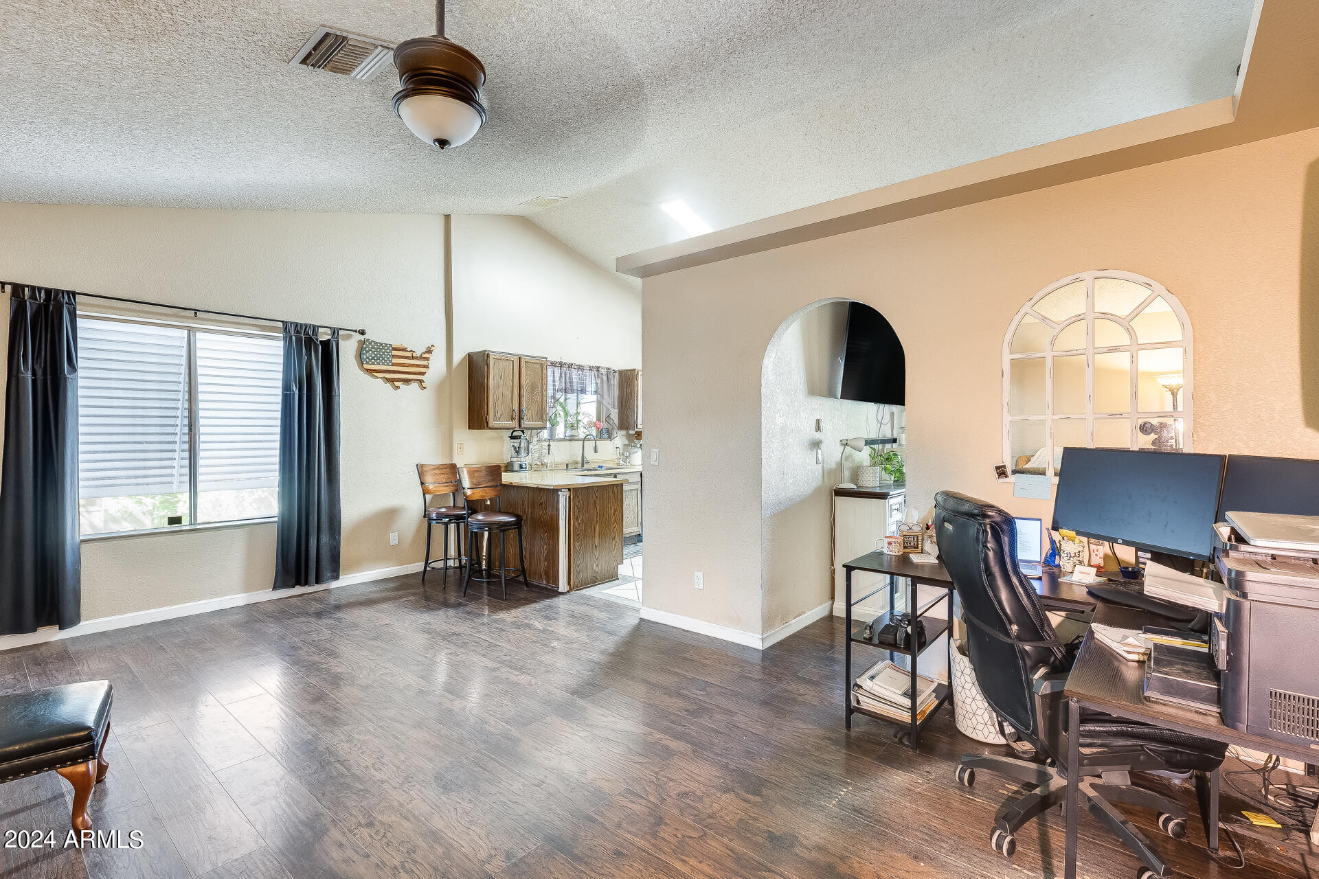 4916 E FOUNTAIN Street