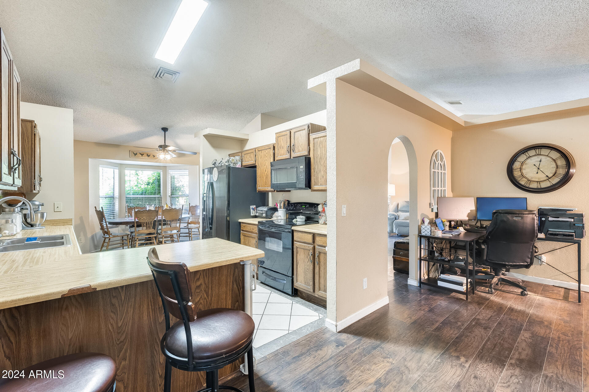 4916 E FOUNTAIN Street