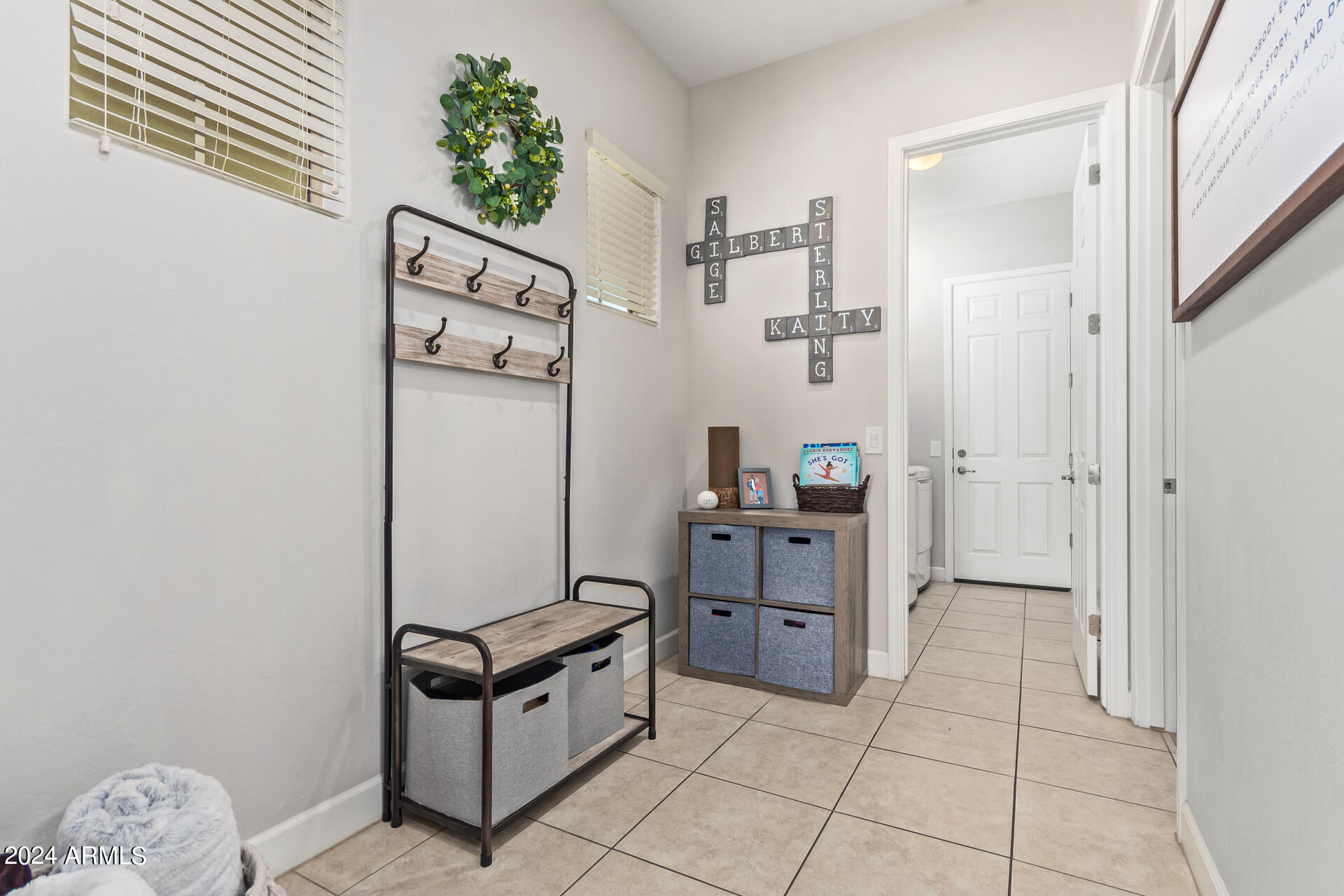 10452 E LINCOLN Avenue