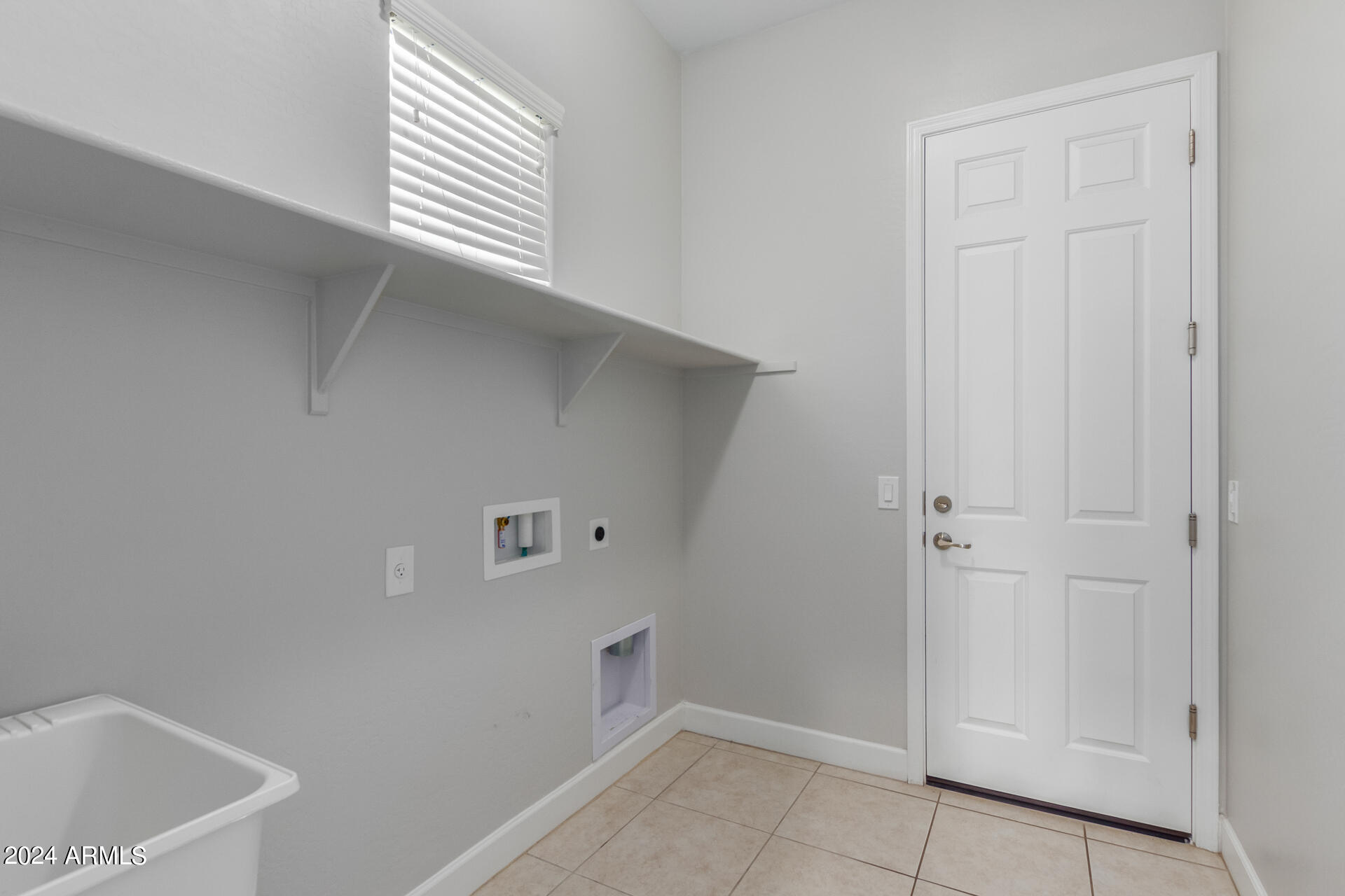 10452 E LINCOLN Avenue