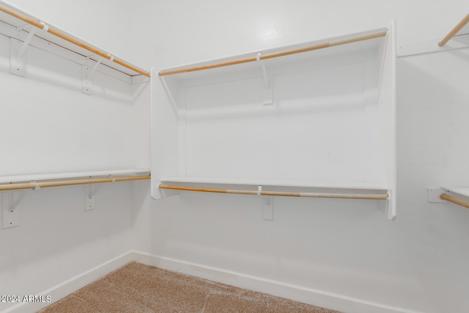 10452 E LINCOLN Avenue