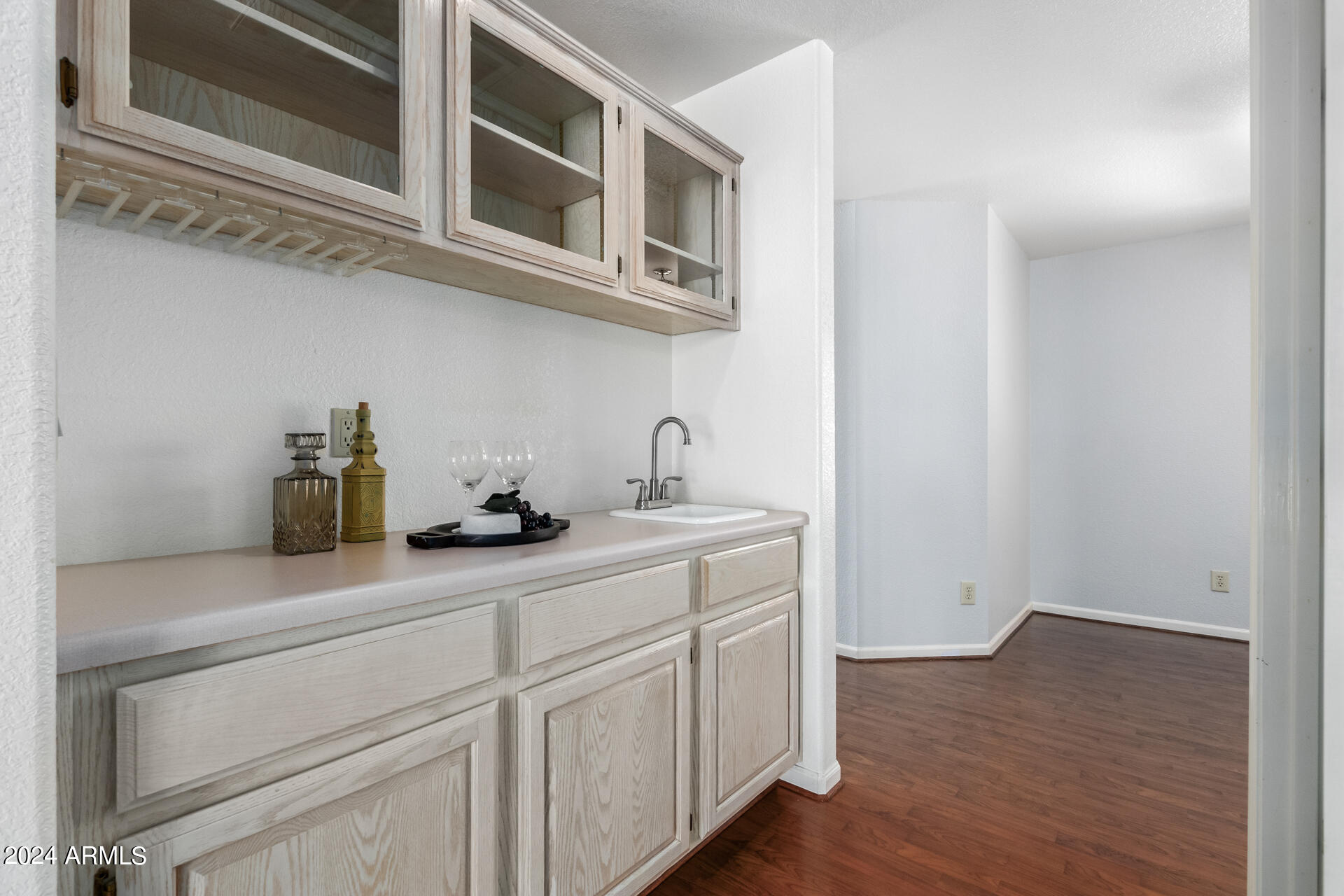 10412 E NACOMA Drive