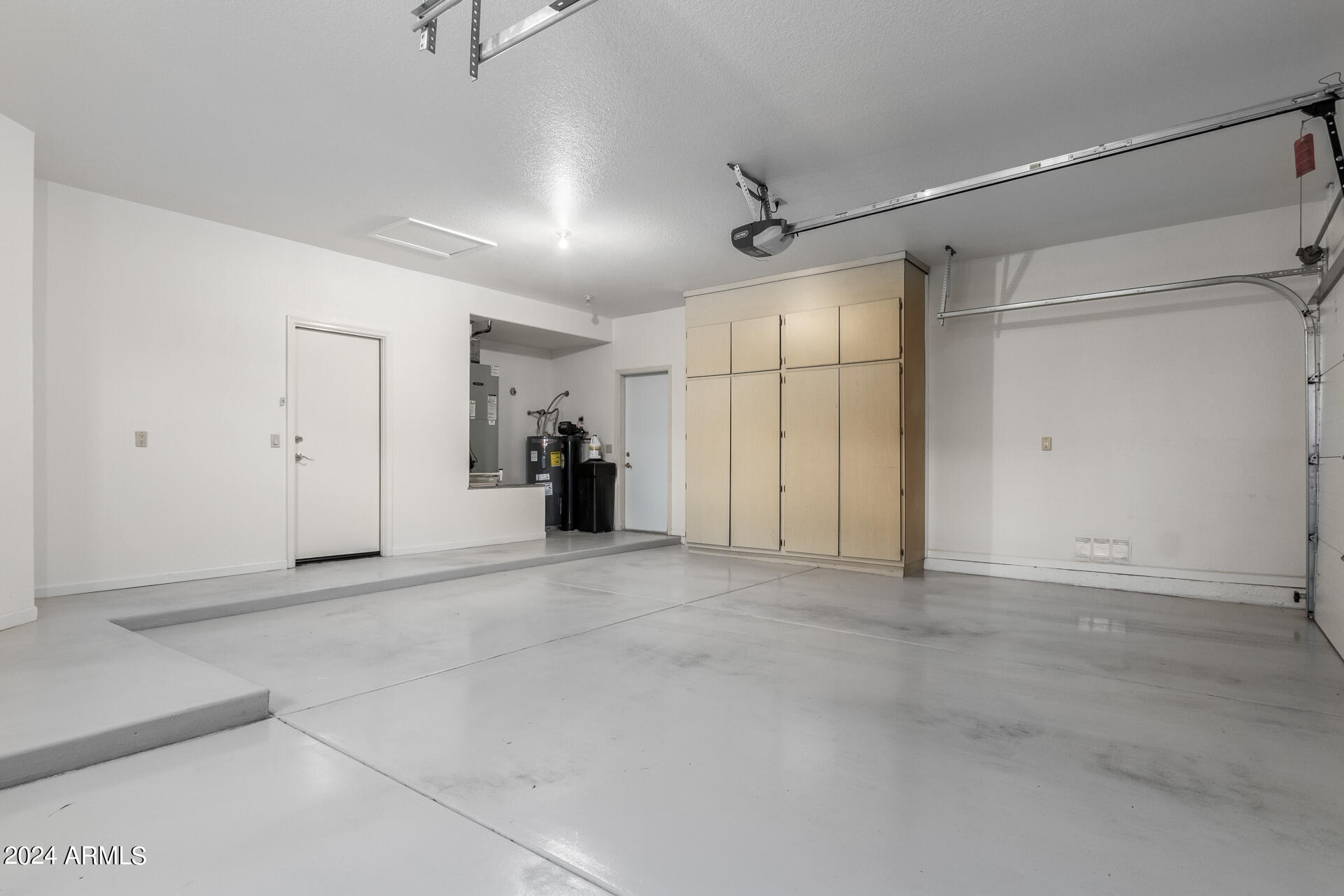 10412 E NACOMA Drive