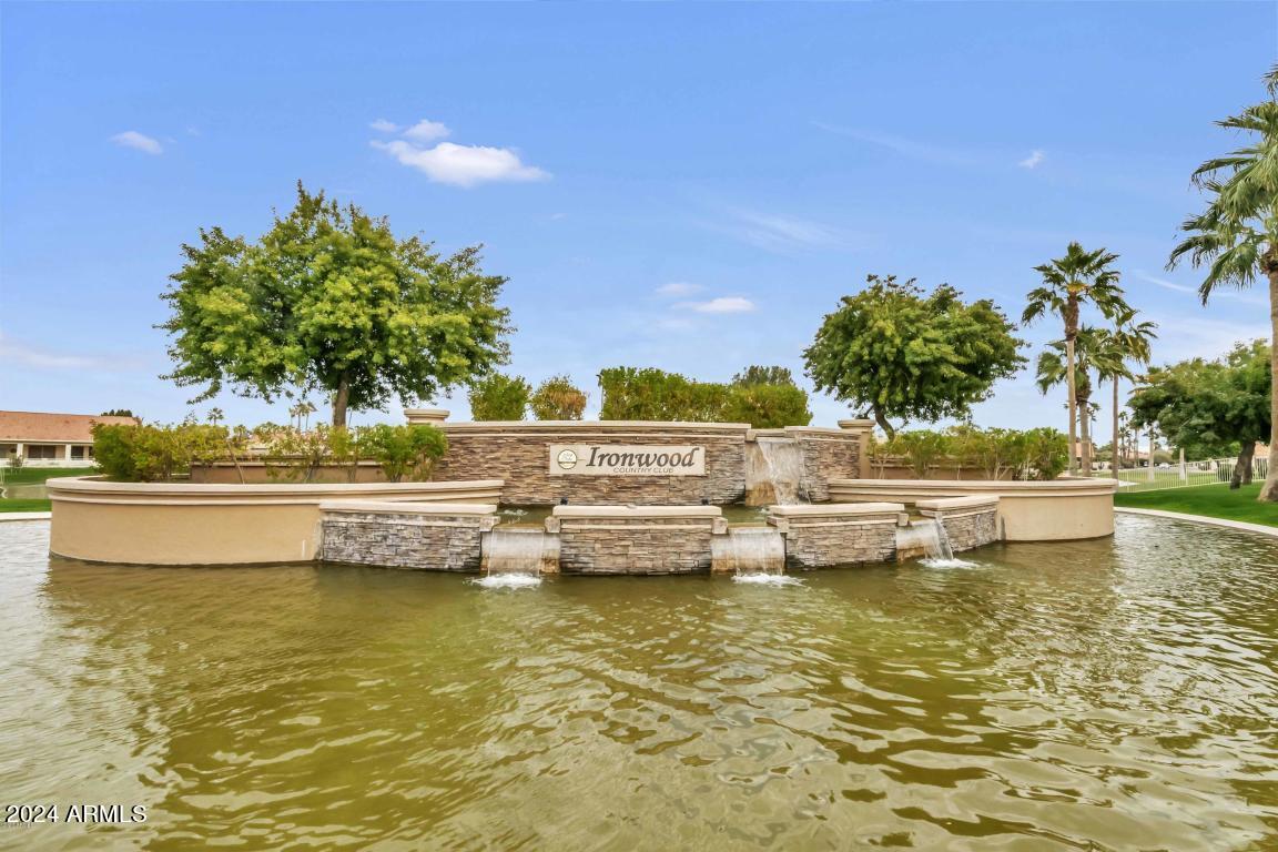 10412 E NACOMA Drive