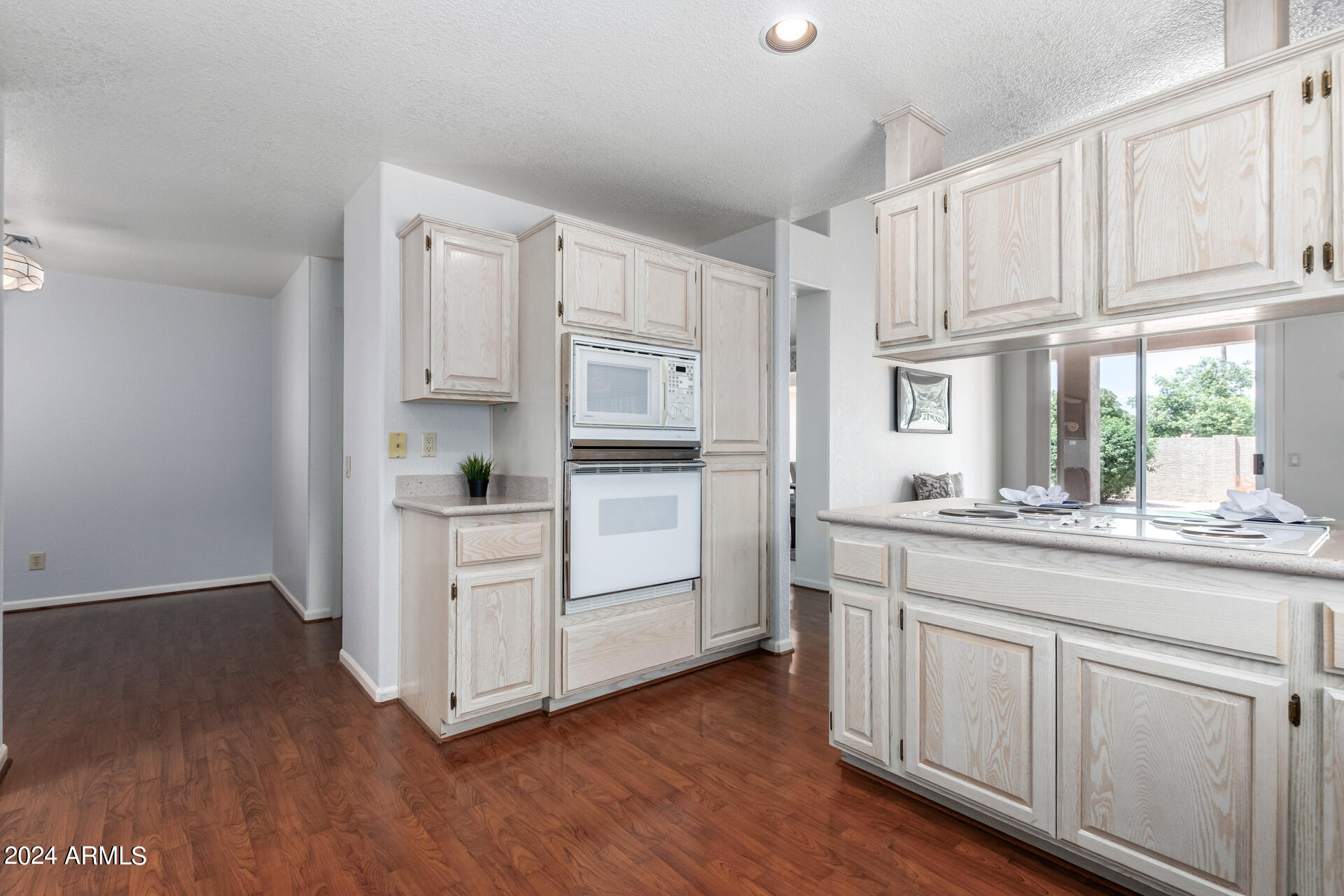 10412 E NACOMA Drive