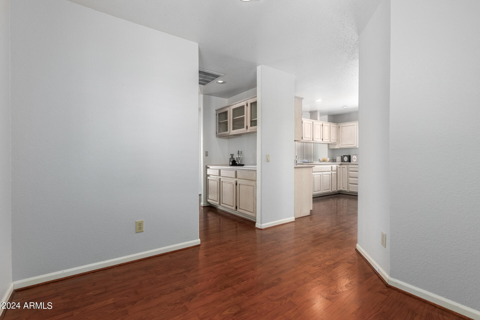 10412 E NACOMA Drive