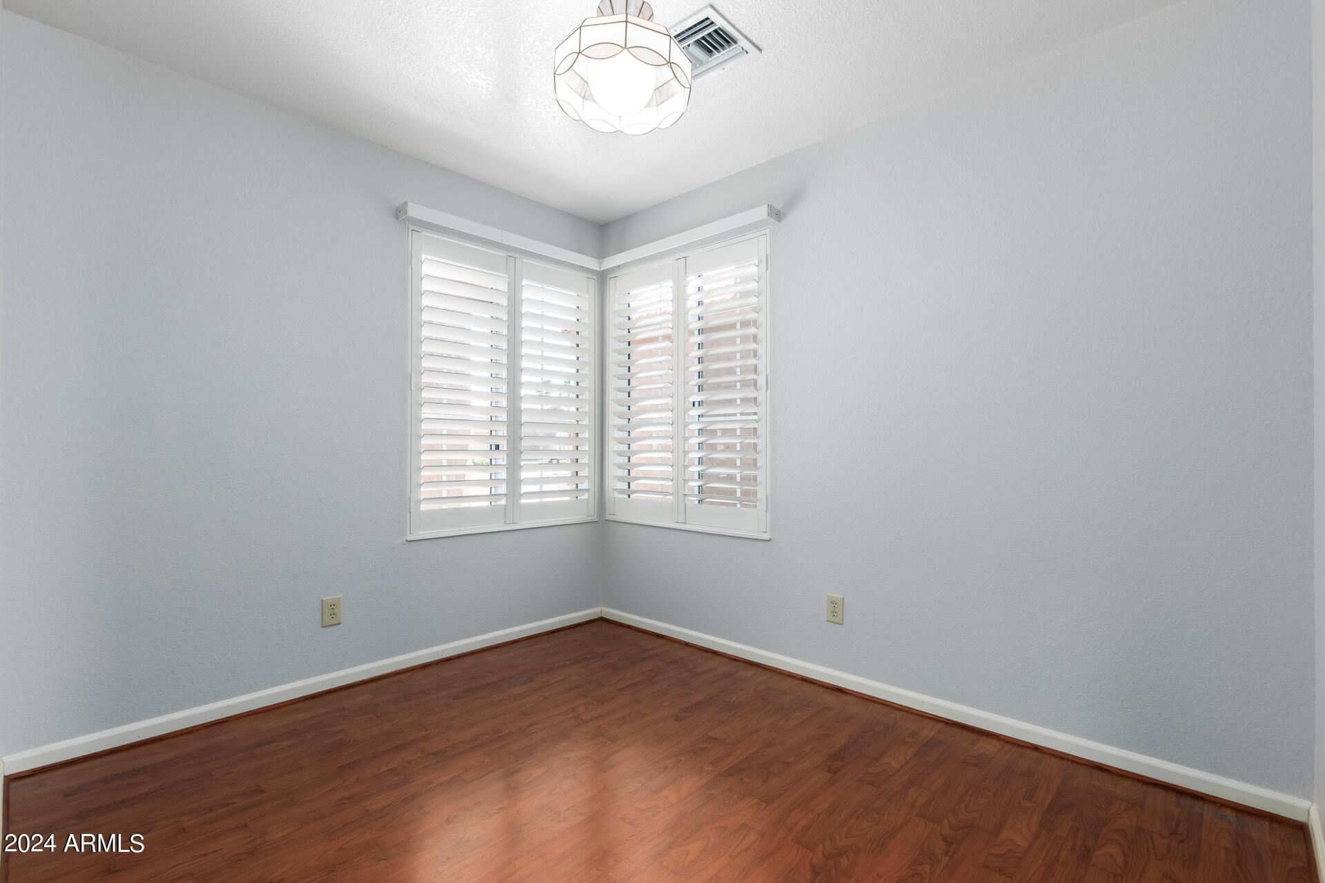 10412 E NACOMA Drive