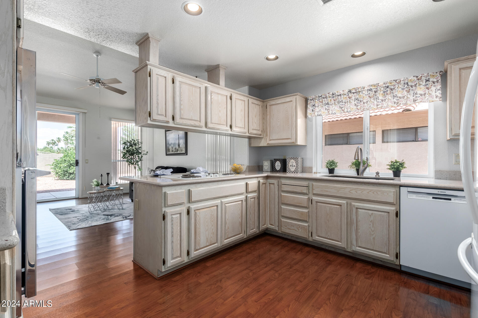 10412 E NACOMA Drive