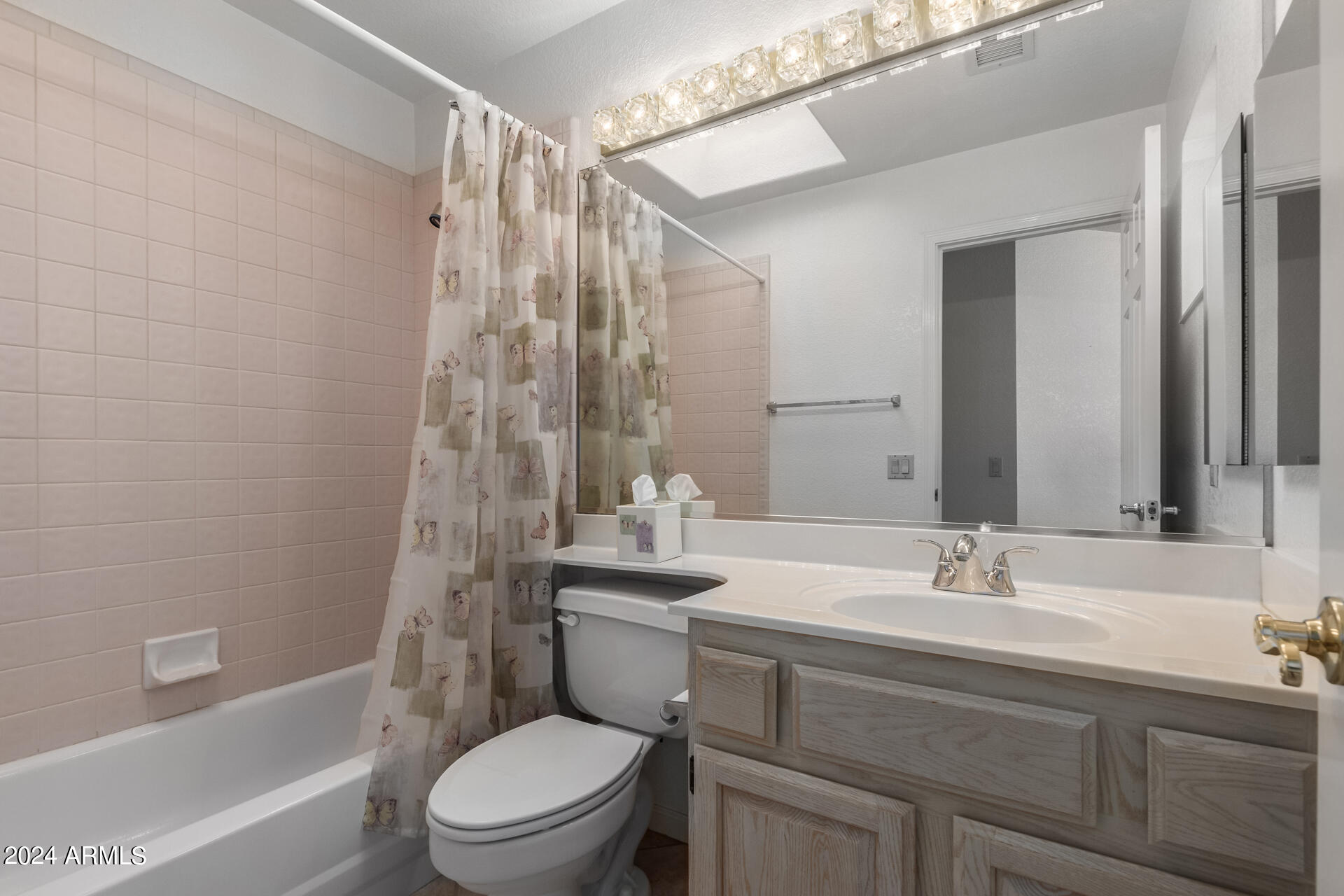 10412 E NACOMA Drive