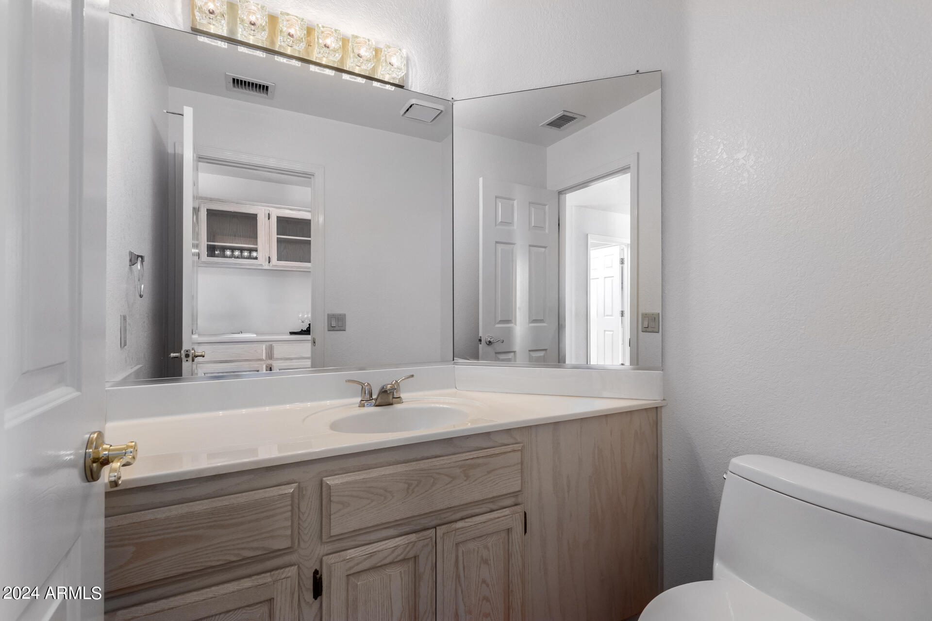 10412 E NACOMA Drive