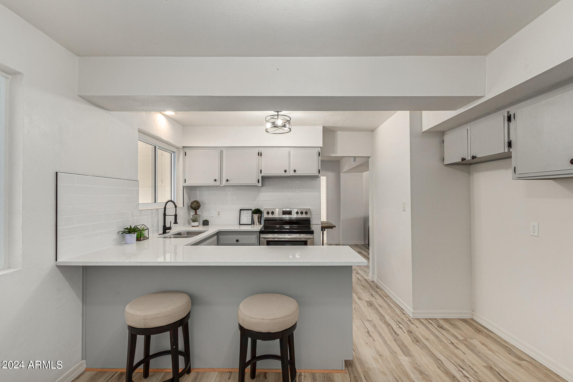 1480 N CALLE ZAMORA --