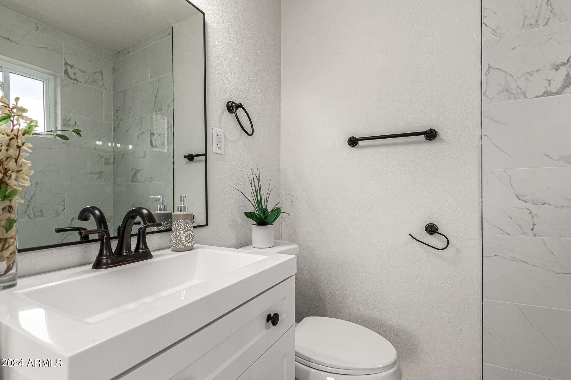 1480 N CALLE ZAMORA --