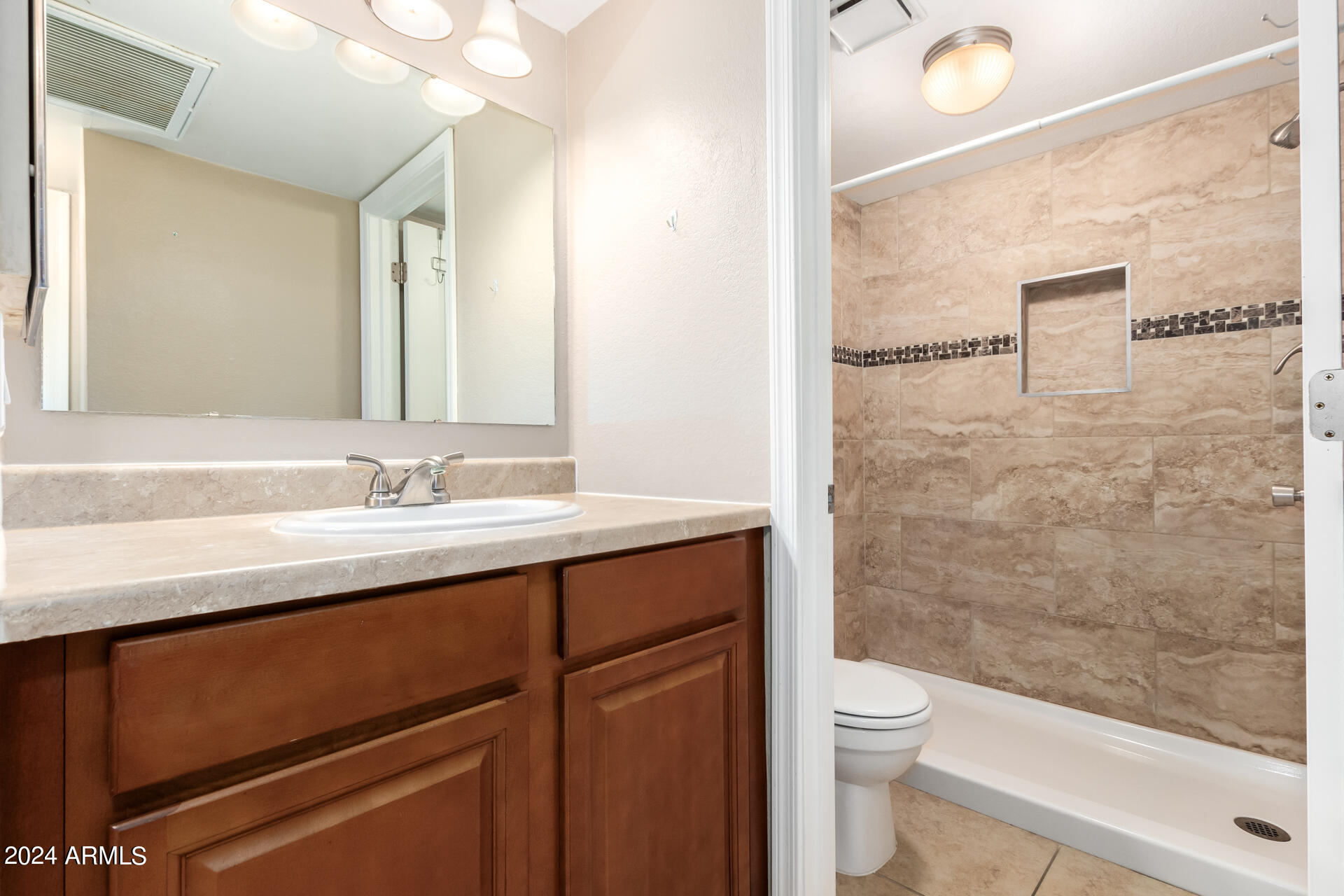 1745 E GLENN Street # 127