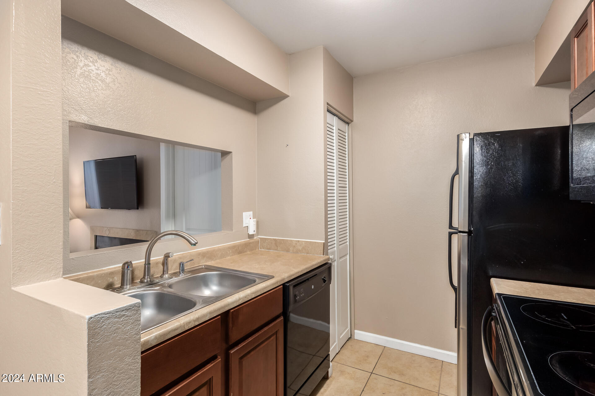 1745 E GLENN Street # 127