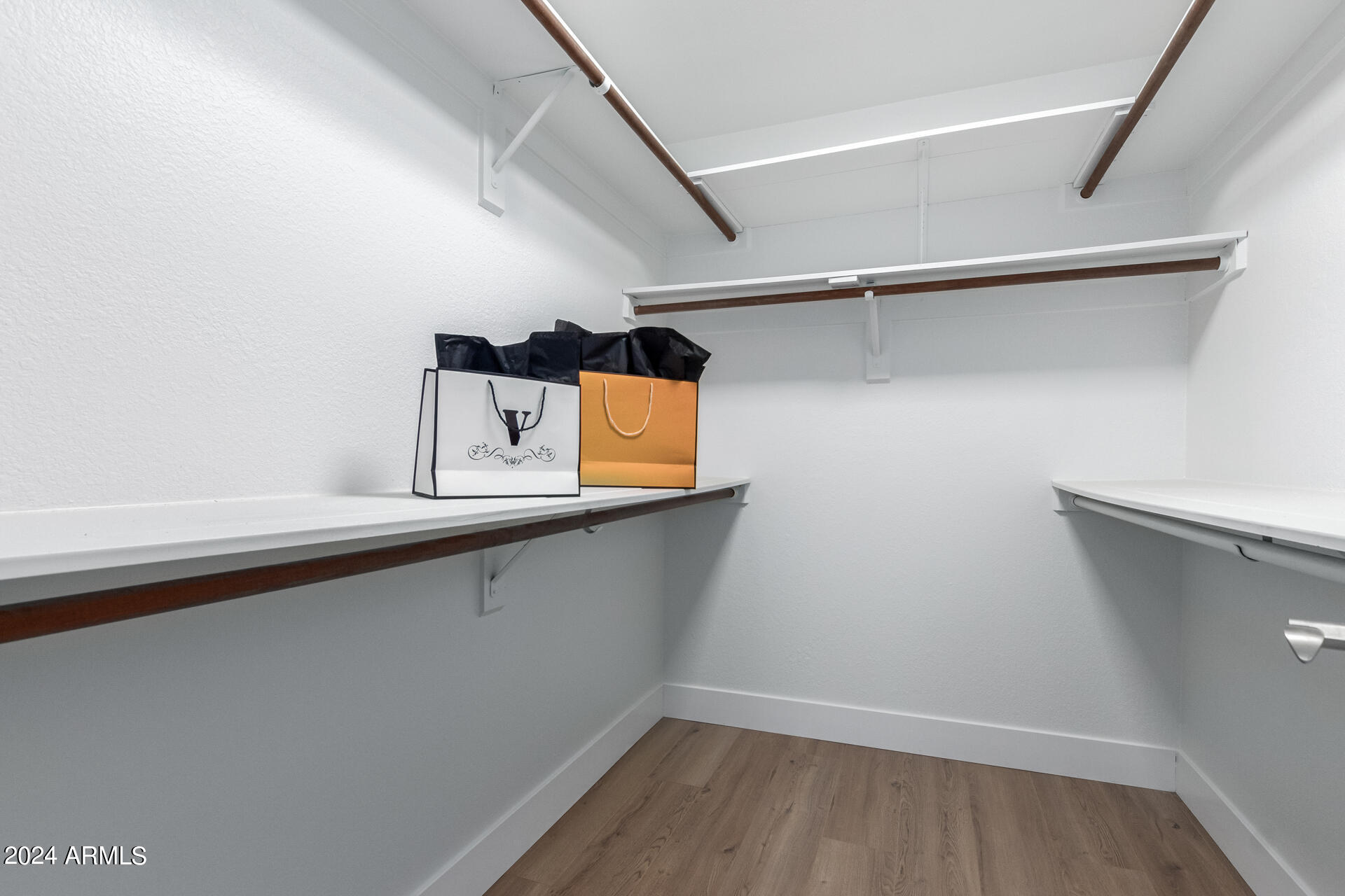 5002 E SIESTA Drive, 1