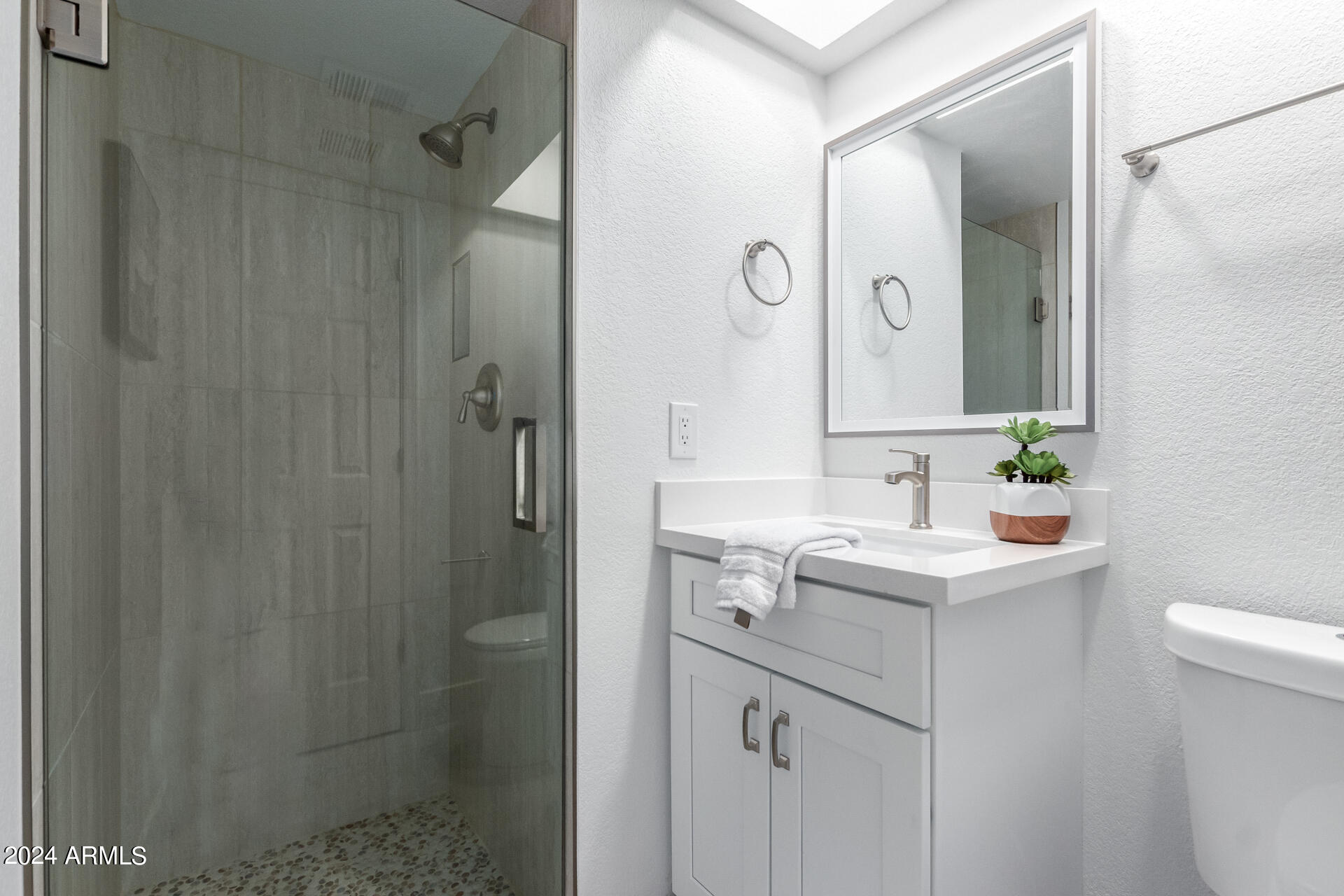 5002 E SIESTA Drive, 1