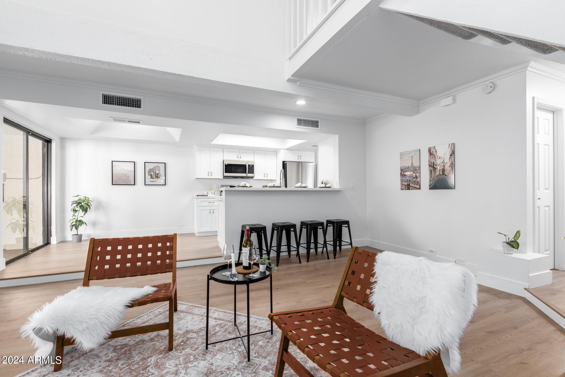 5002 E SIESTA Drive, 1