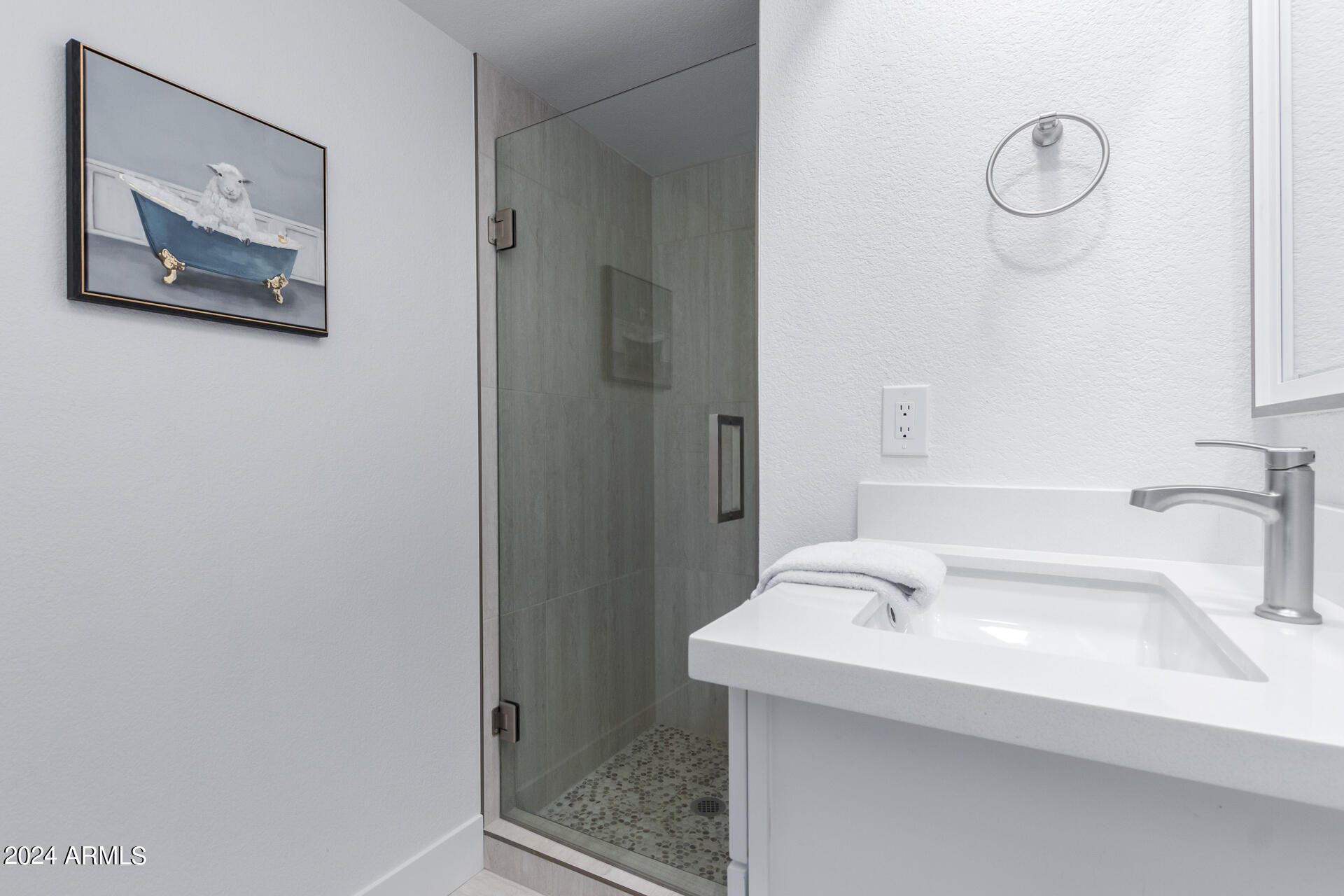 5002 E SIESTA Drive, 1