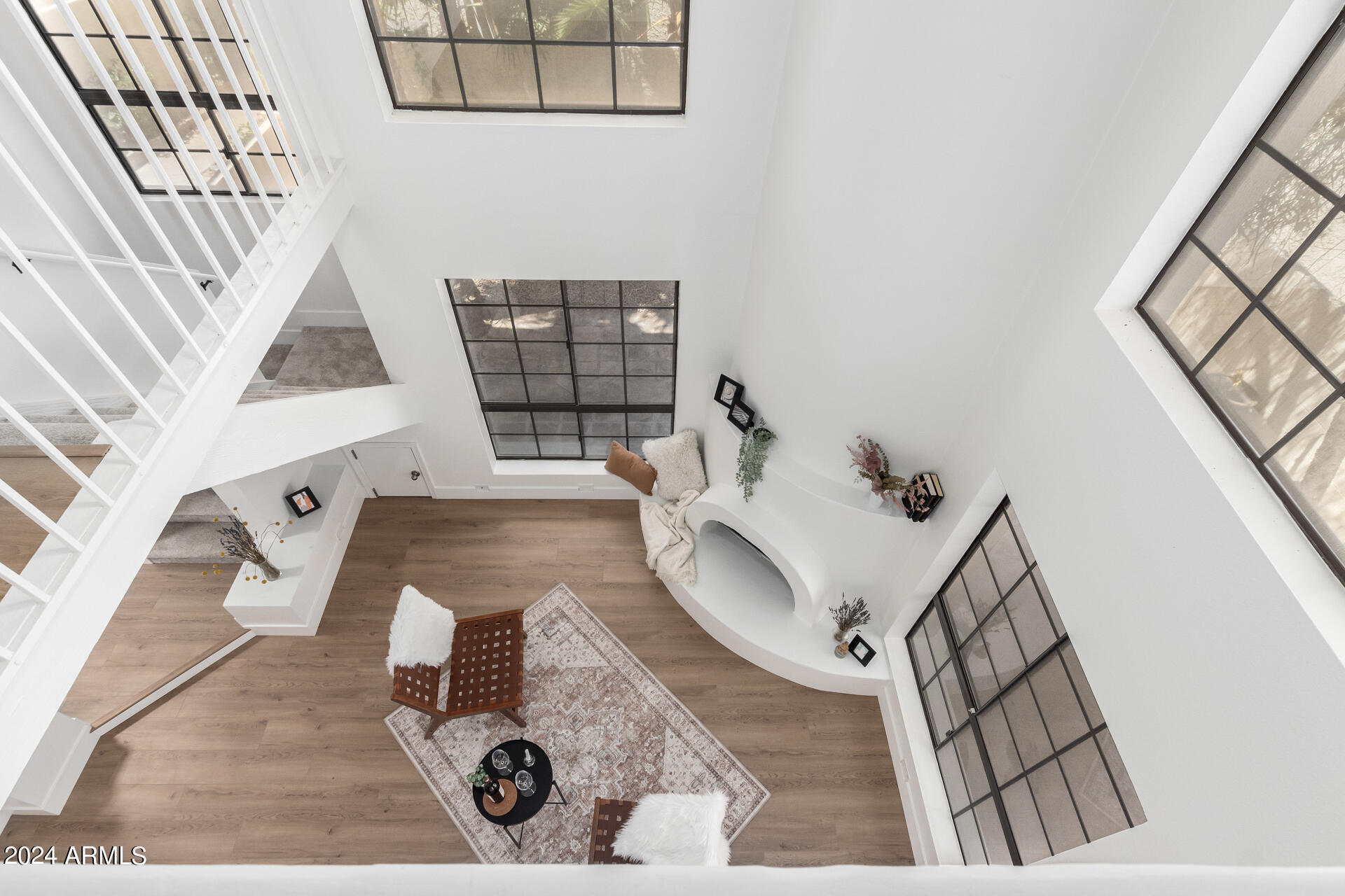 5002 E SIESTA Drive, 1