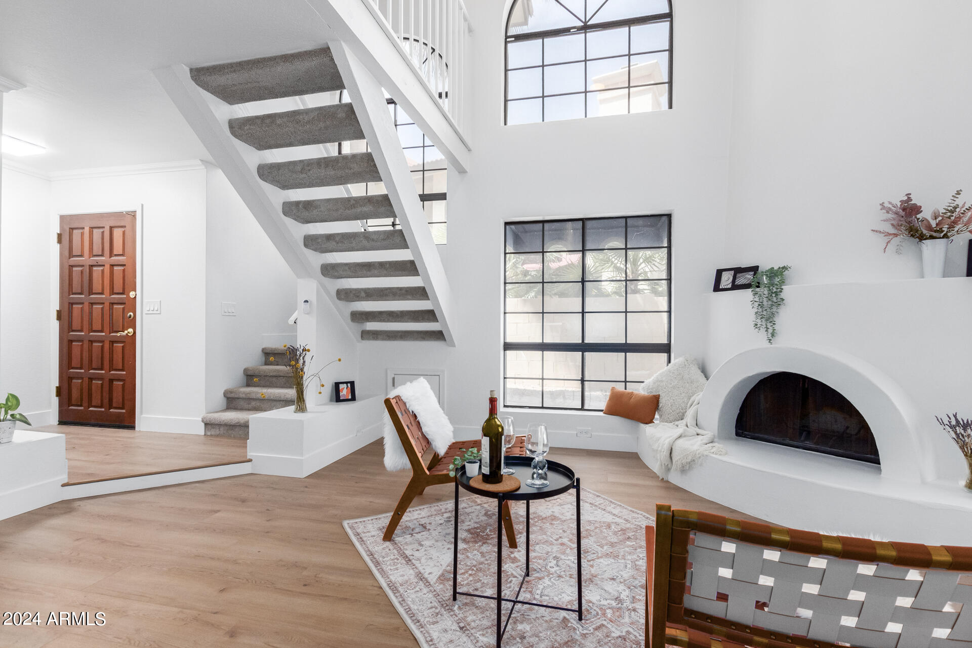 5002 E SIESTA Drive, 1