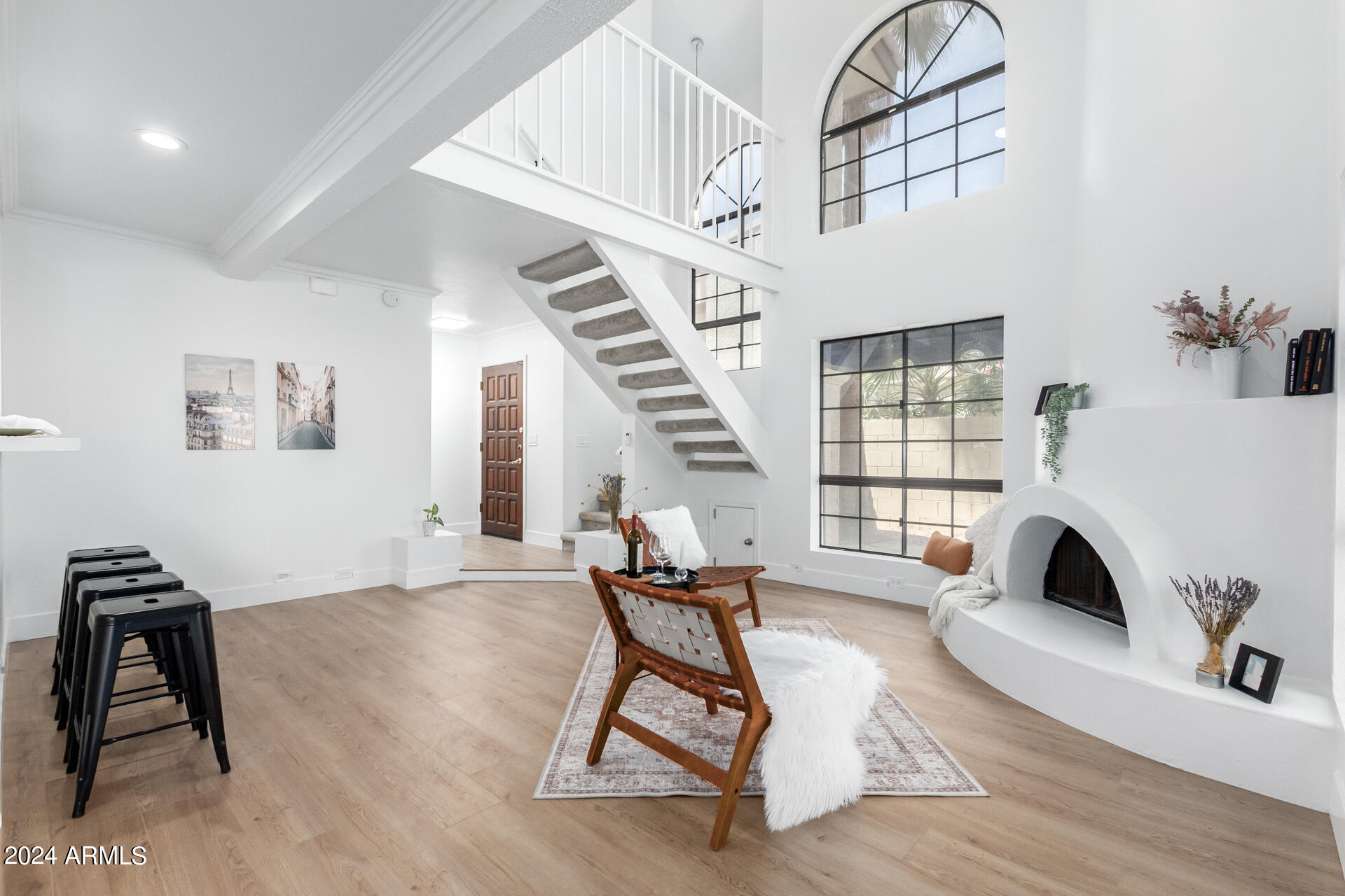 5002 E SIESTA Drive, 1