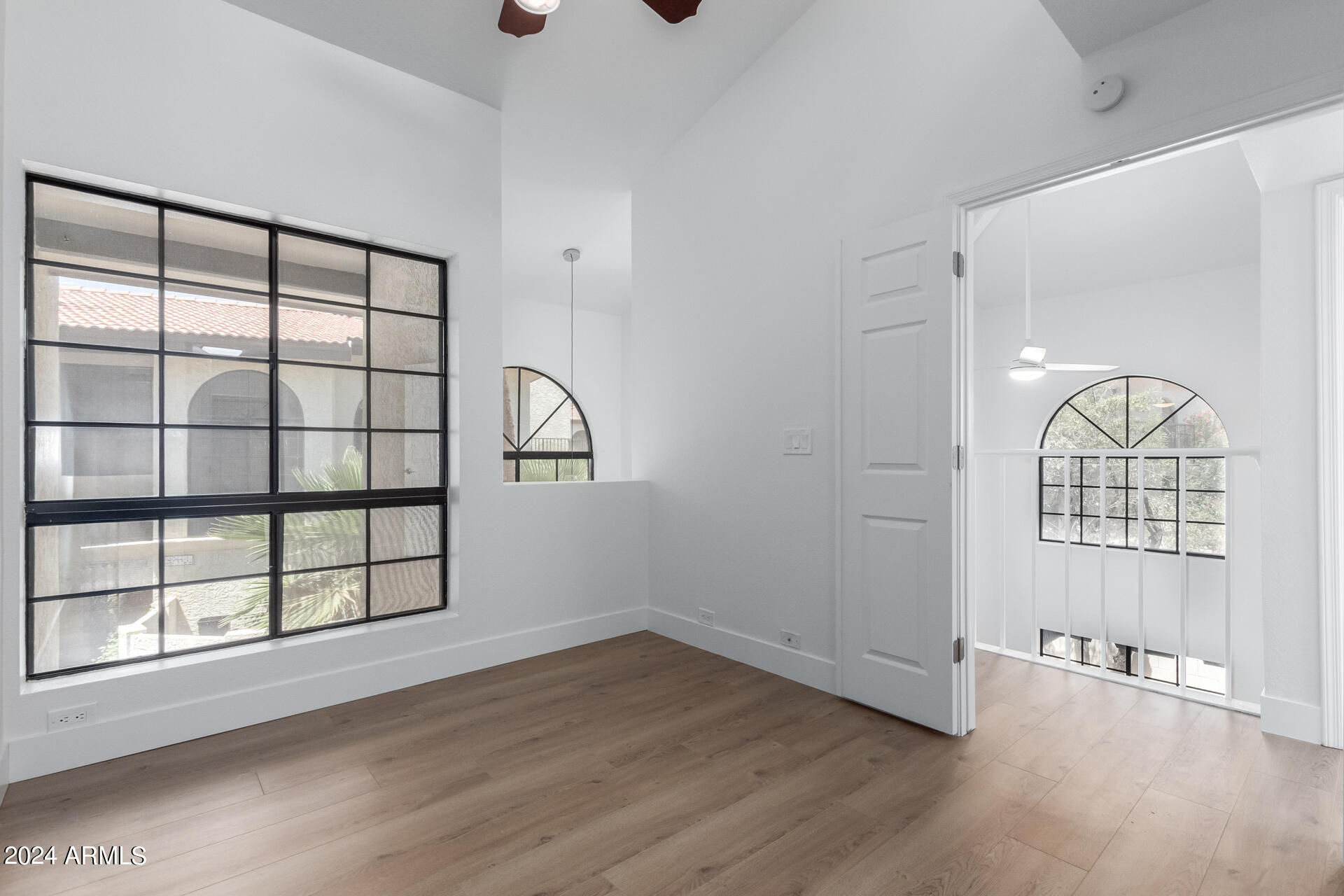 5002 E SIESTA Drive, 1