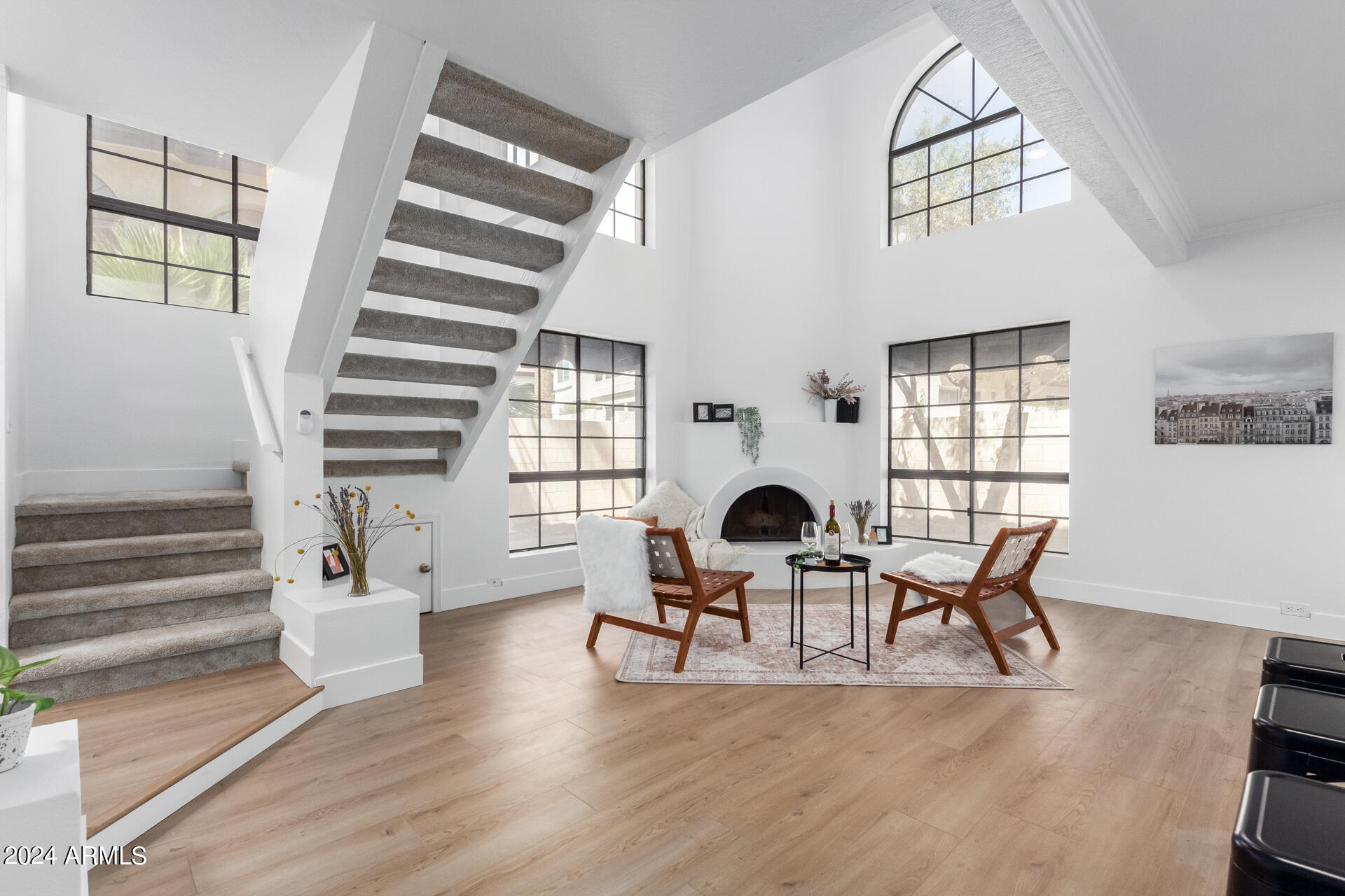 5002 E SIESTA Drive, 1