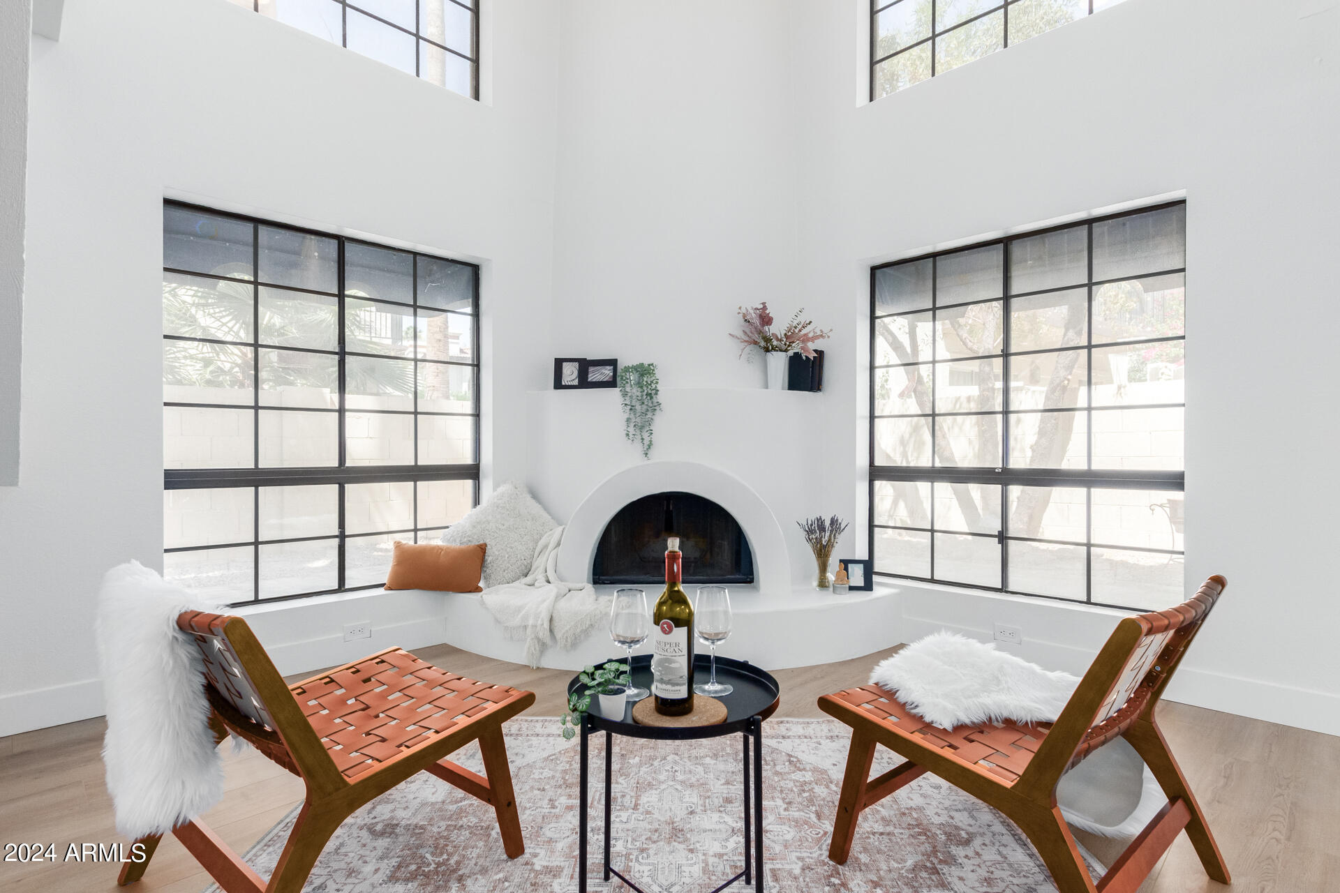 5002 E SIESTA Drive, 1